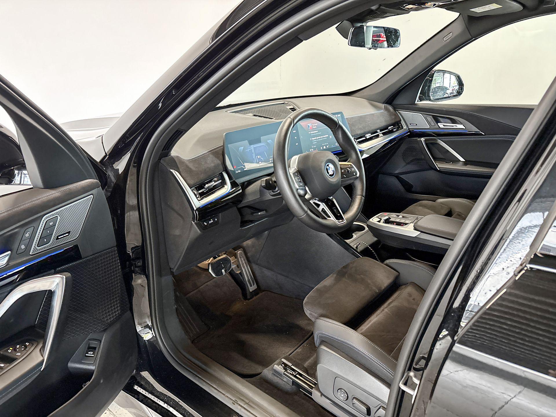 BMW iX1