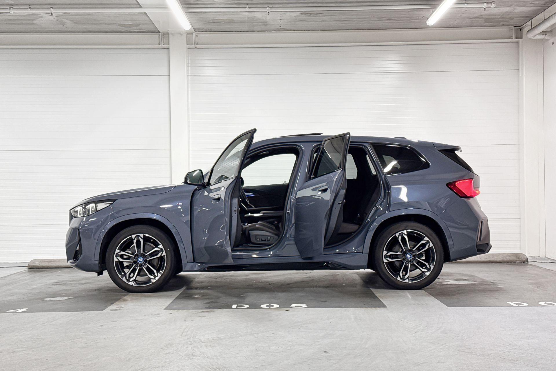 BMW iX1