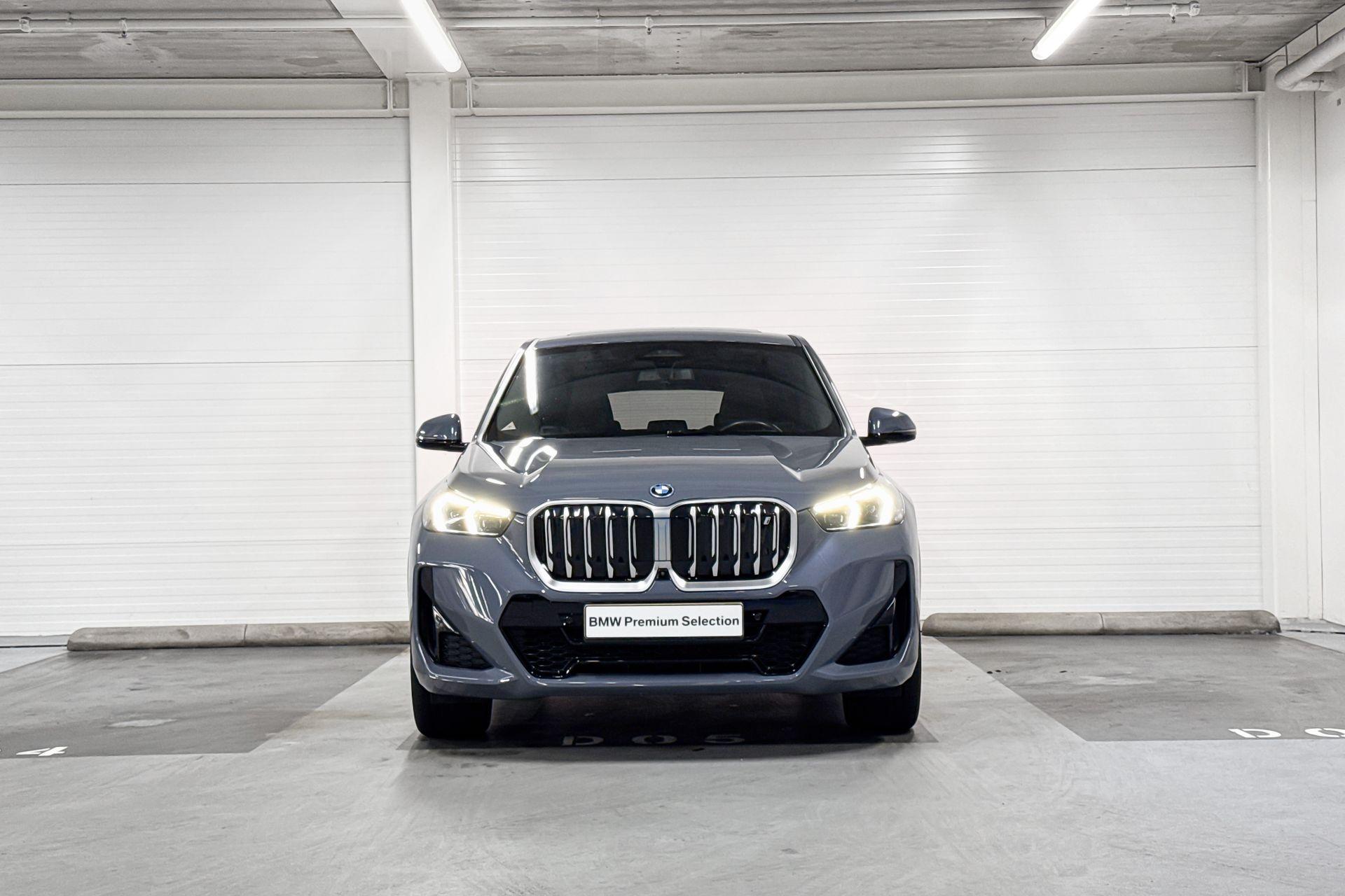 BMW iX1