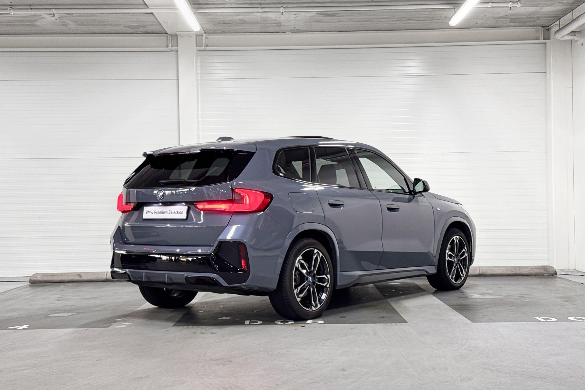 BMW iX1