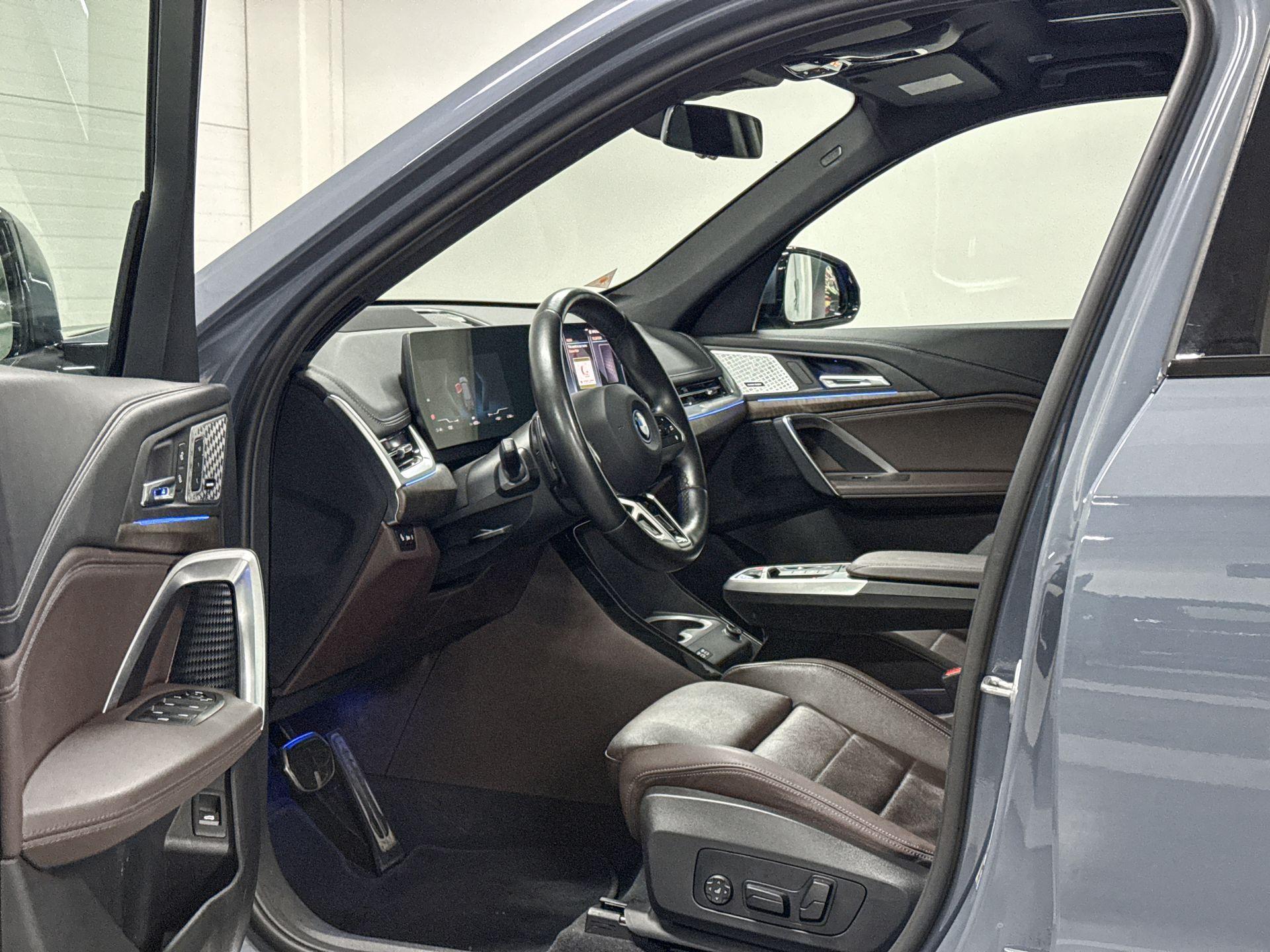 BMW iX1