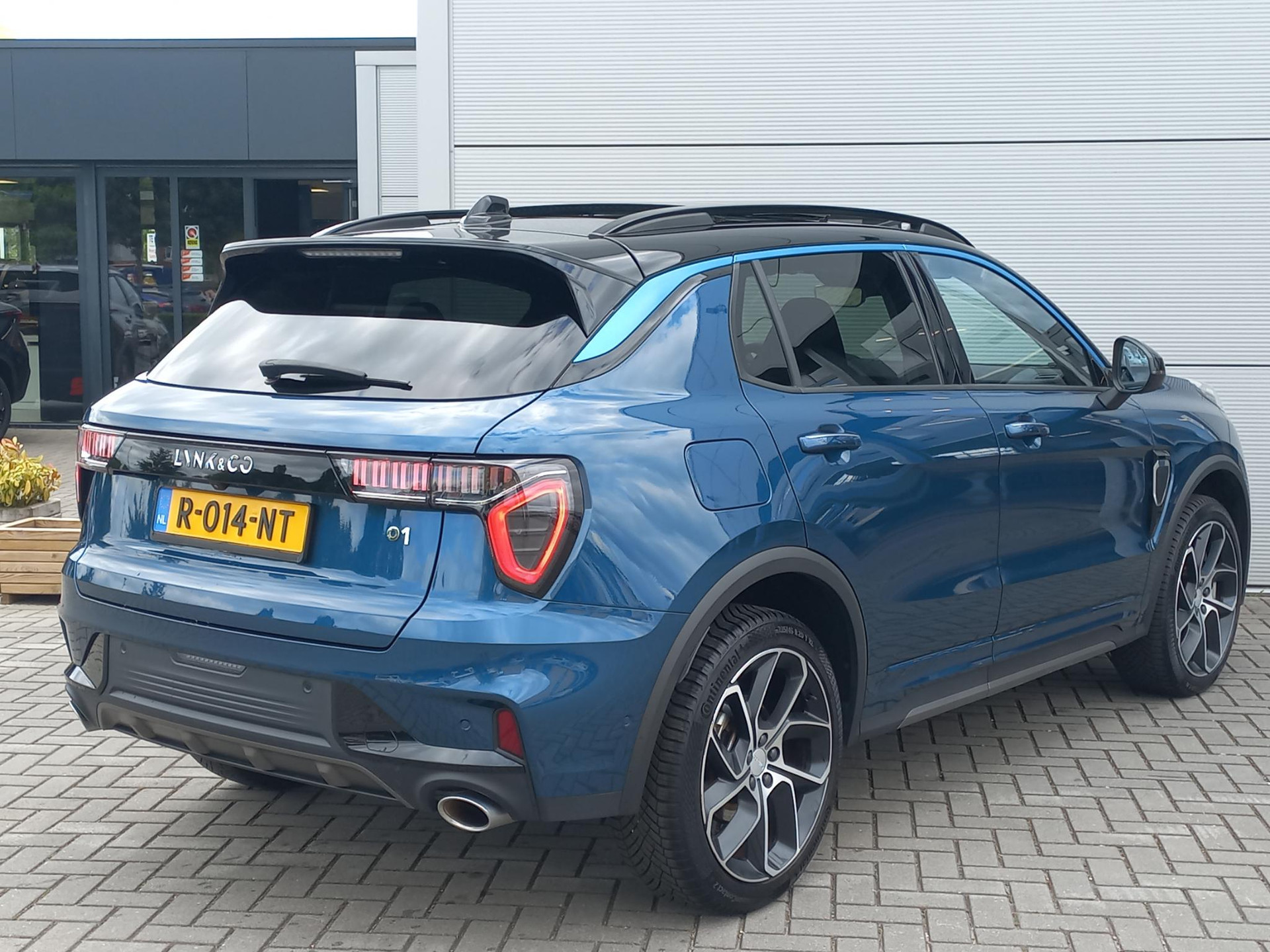Lynk & Co 01