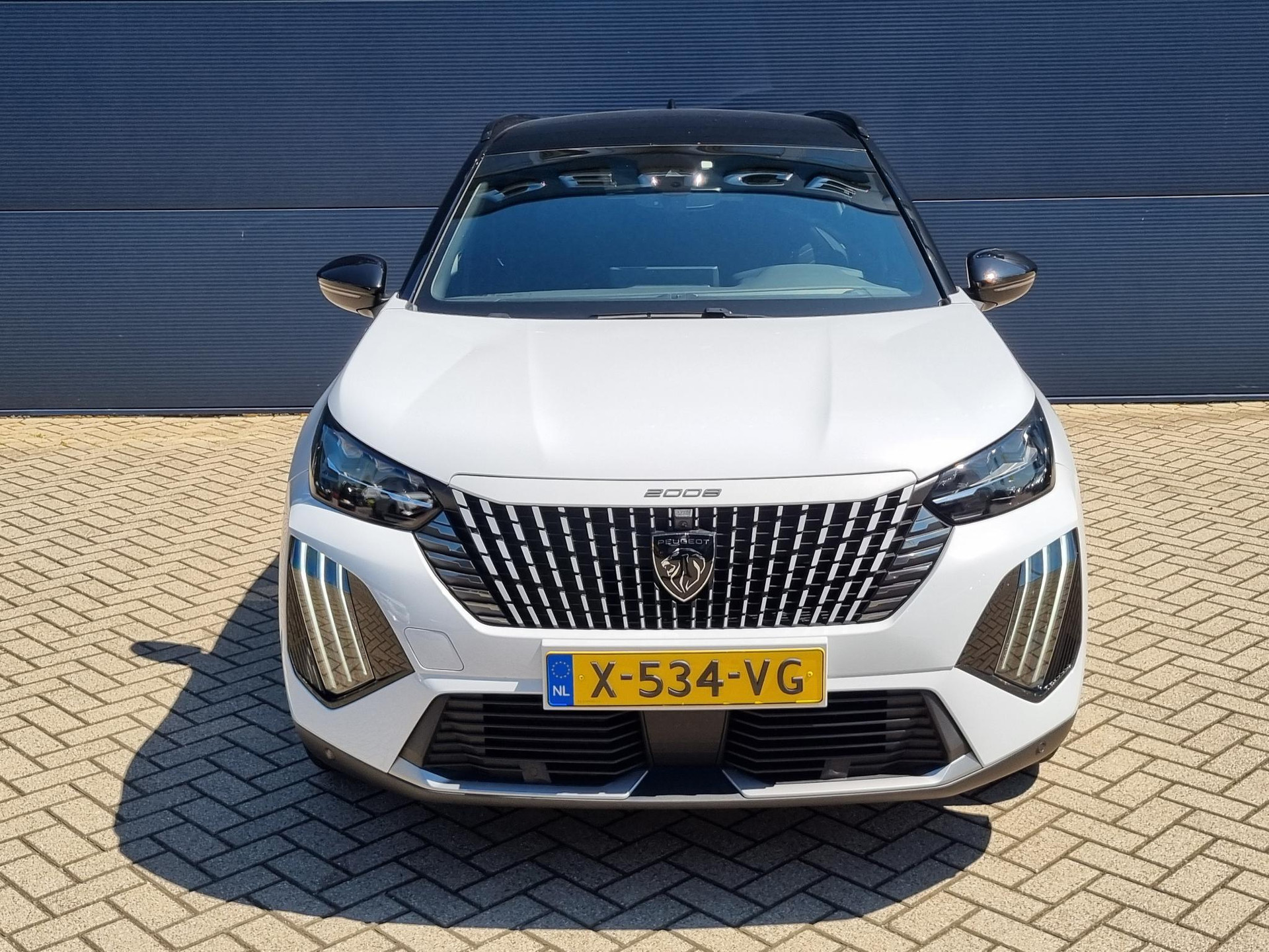 Peugeot e-2008
