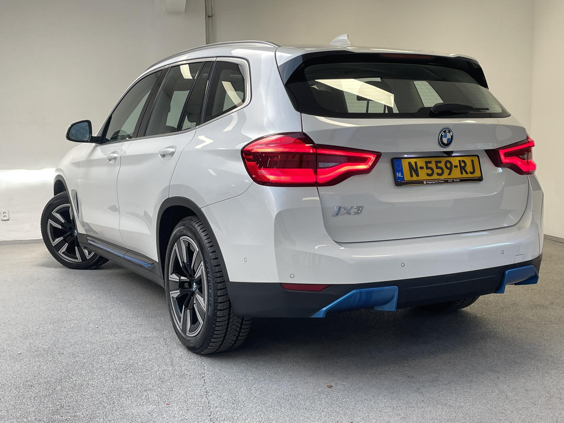 BMW iX3