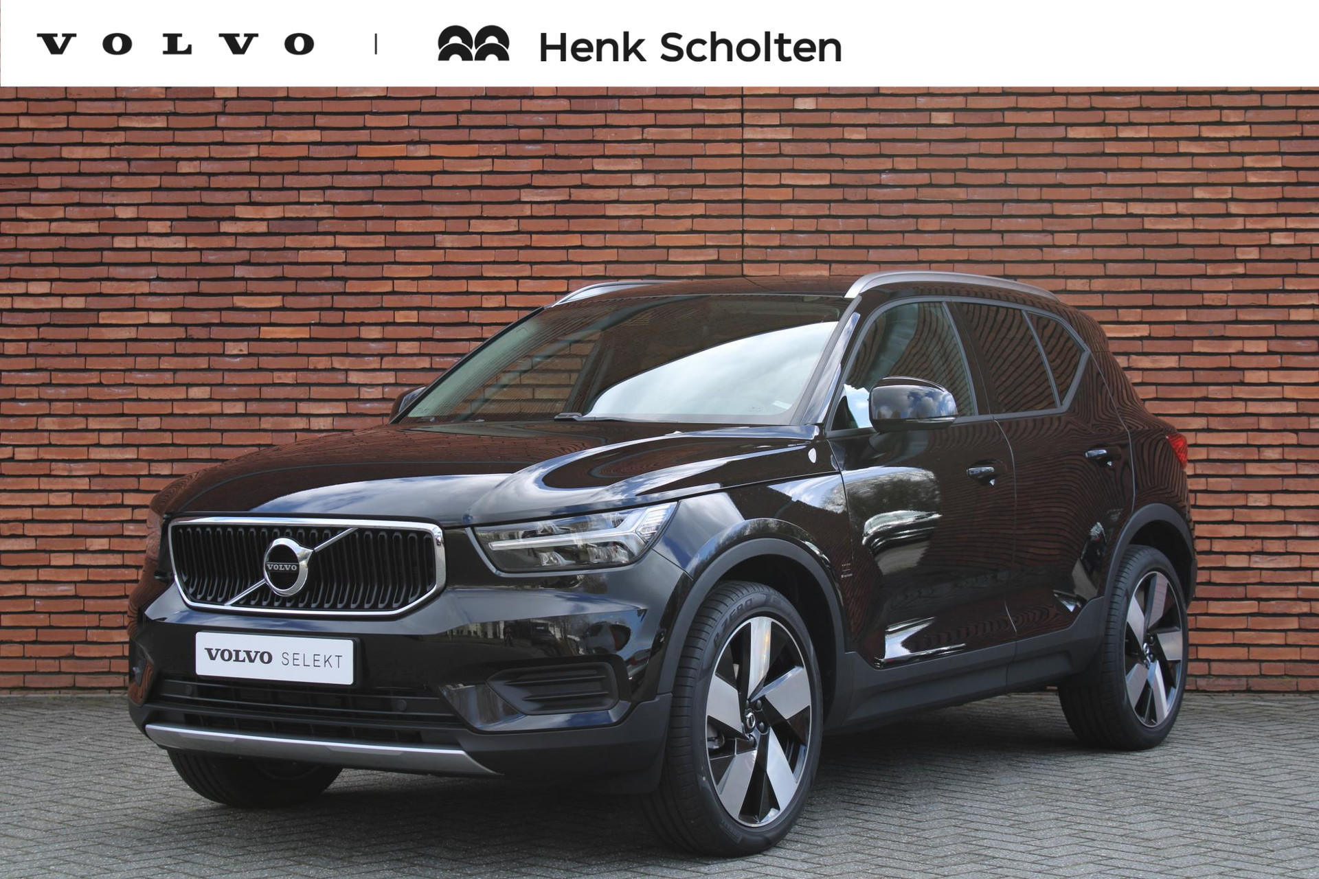 Volvo XC40 T2 Momentum Business 2022, foto 1