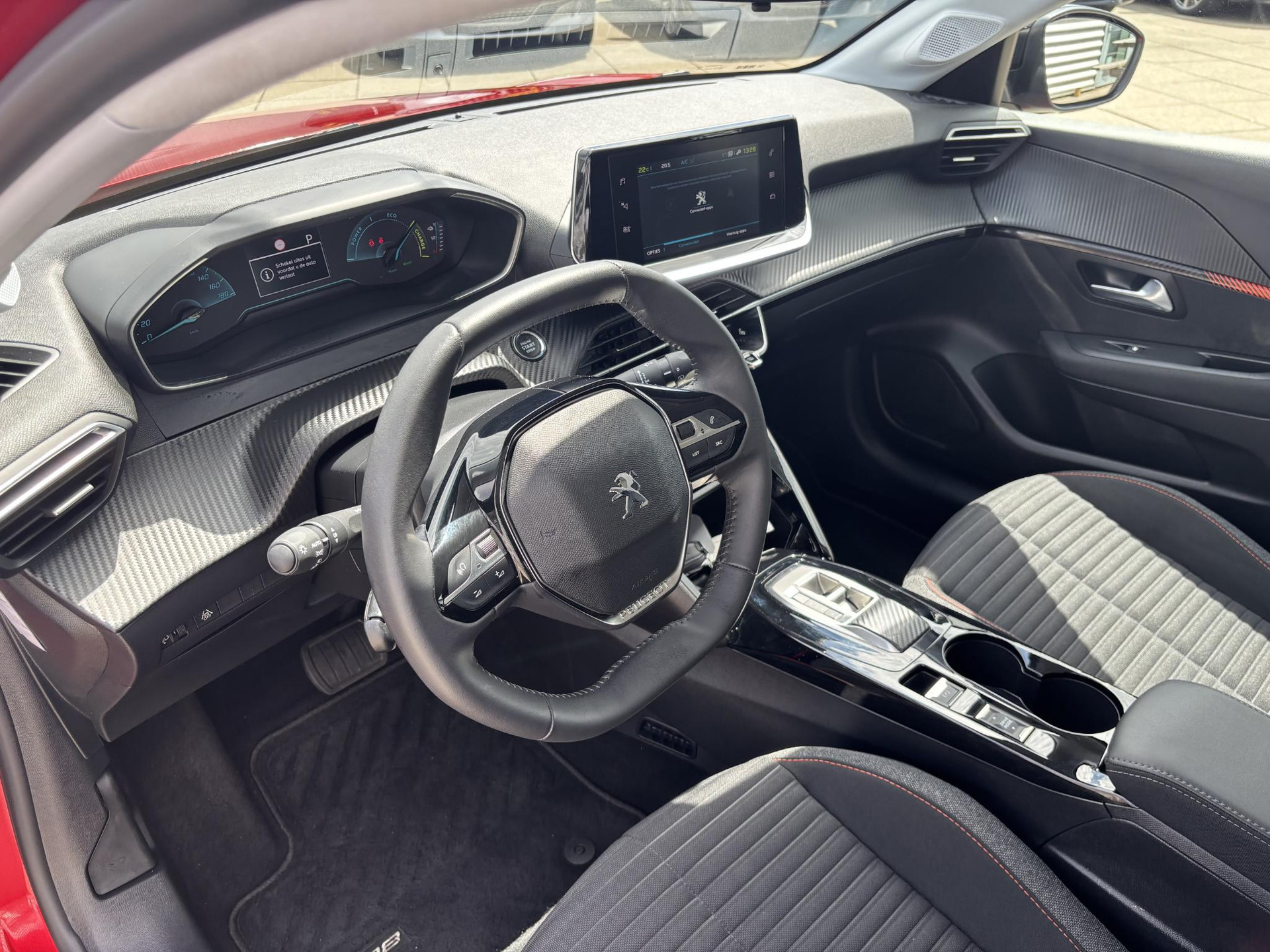 Peugeot e-208