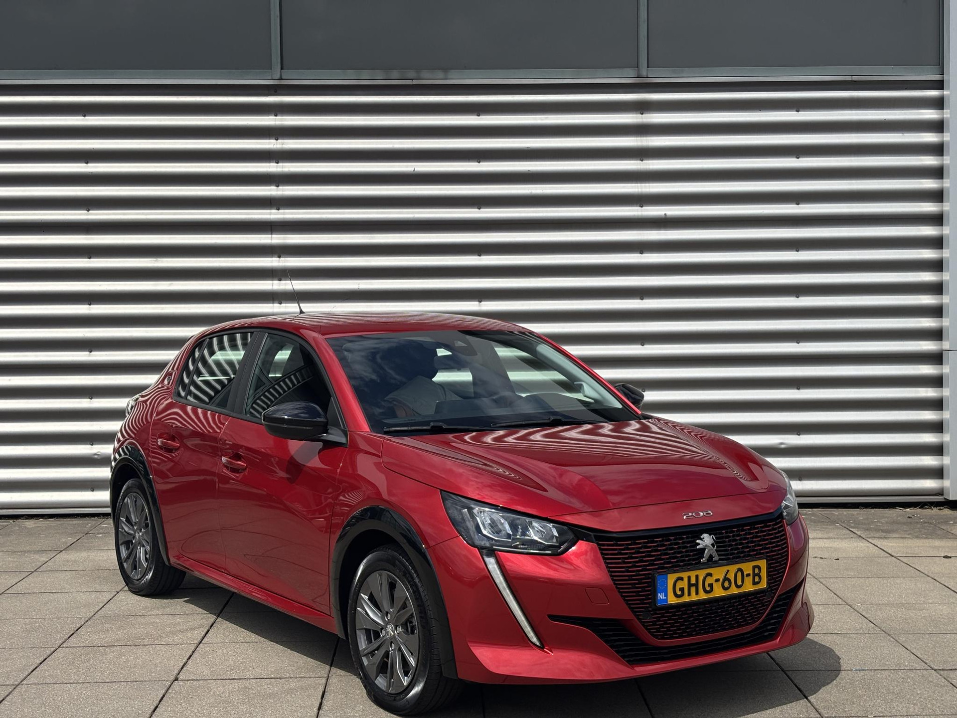 Peugeot e-208