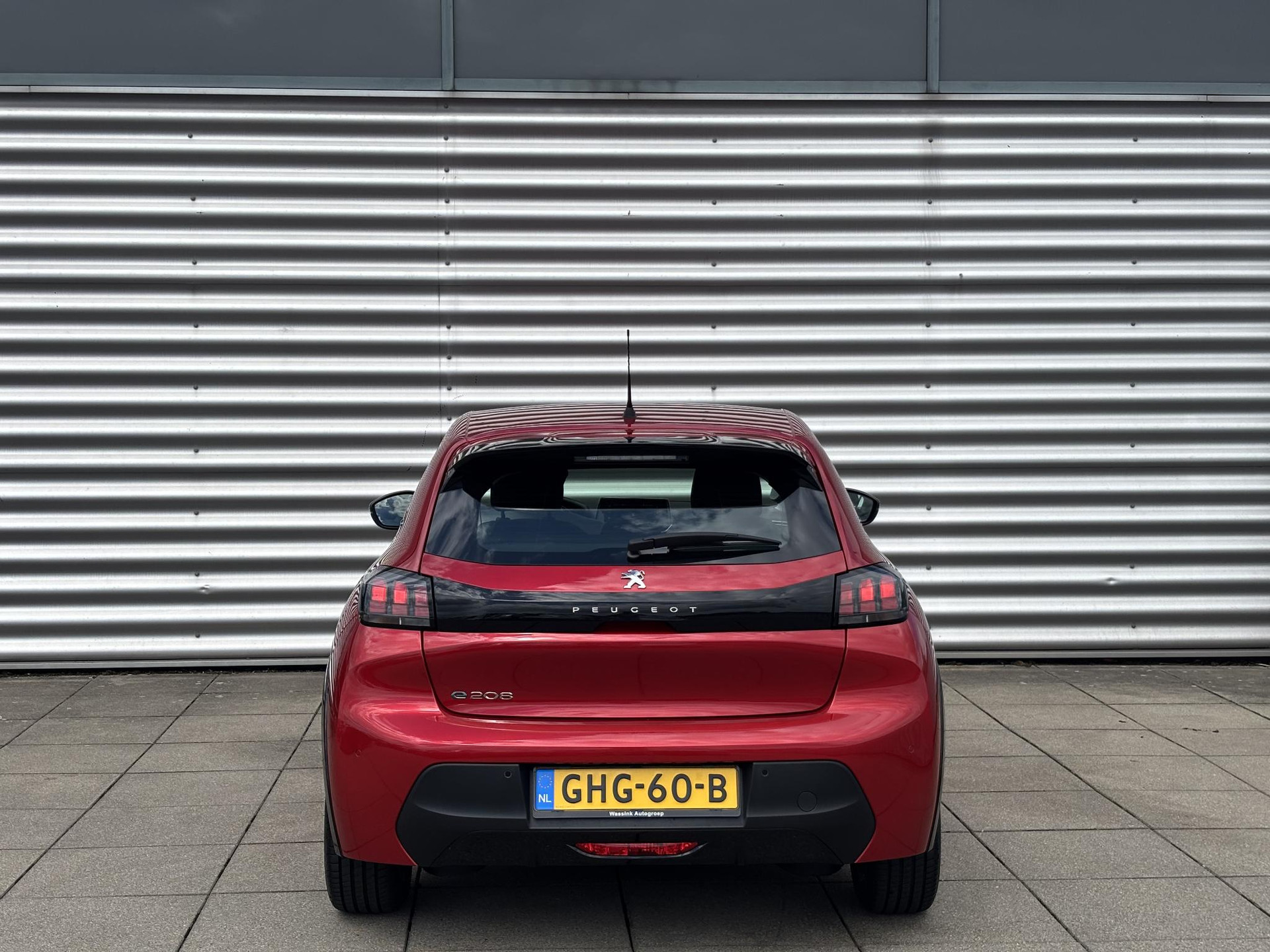 Peugeot e-208