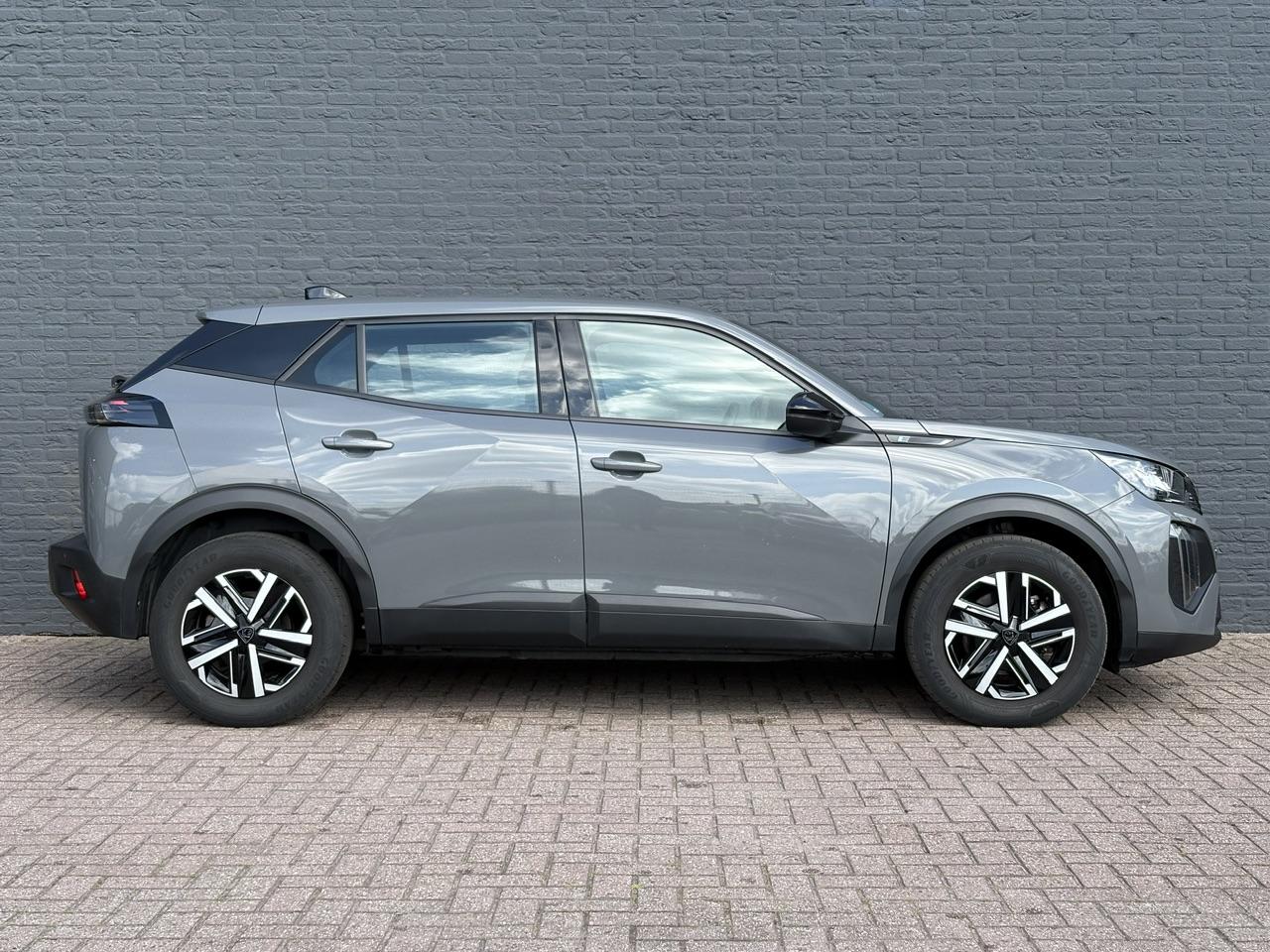 Peugeot e-2008