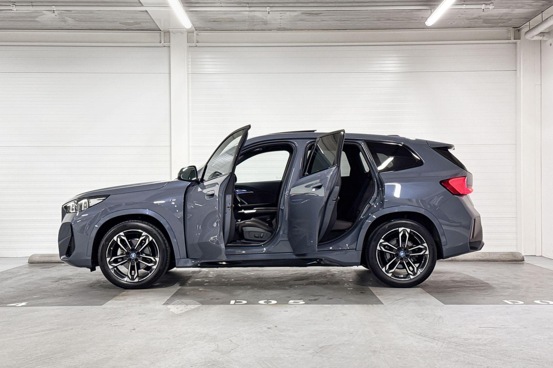 BMW iX1
