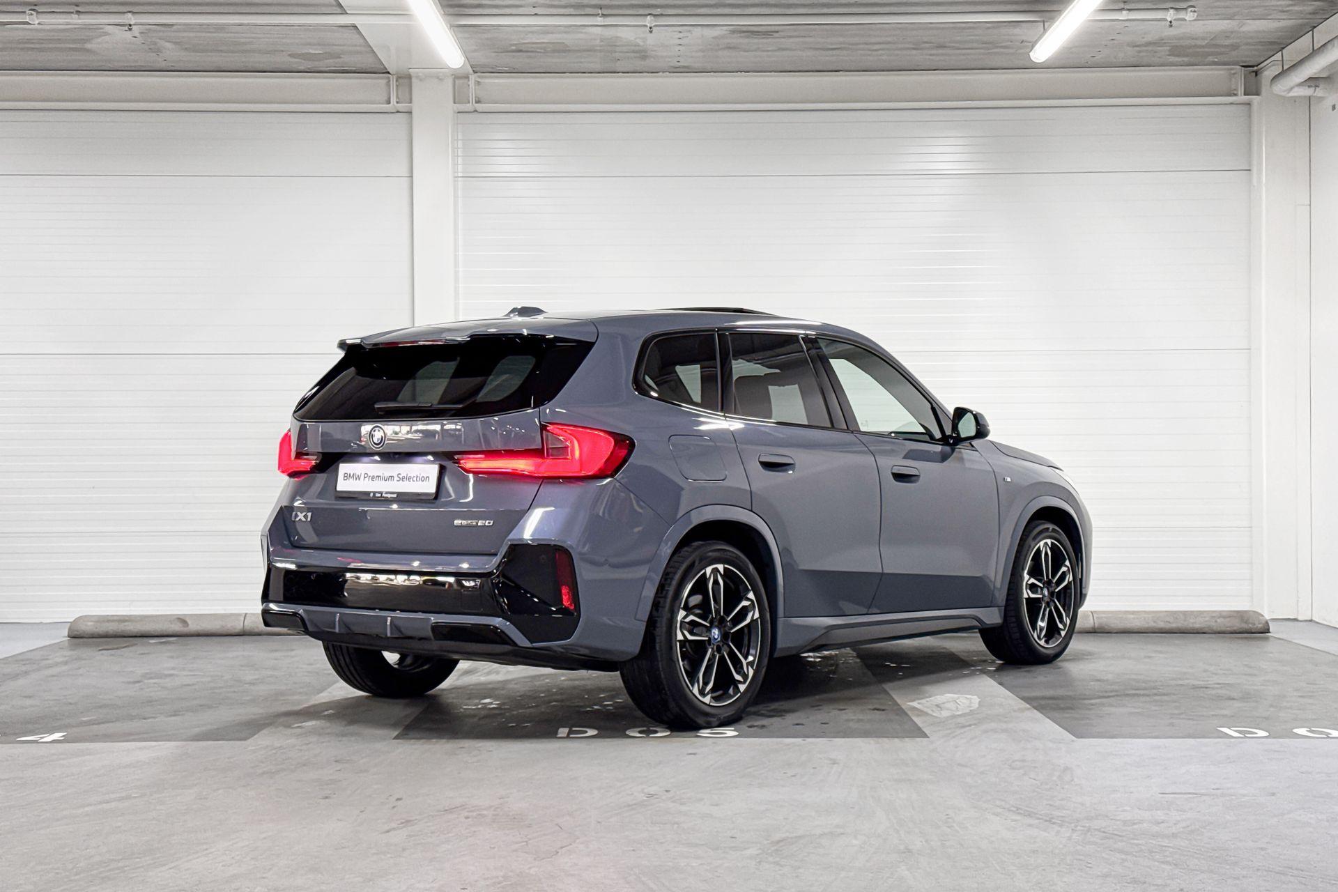 BMW iX1