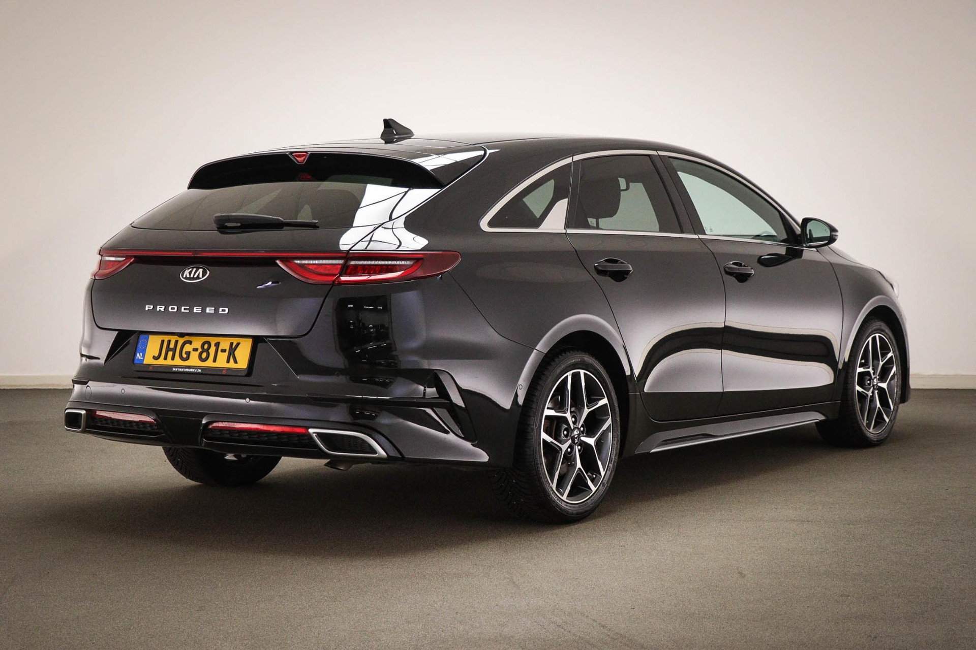 Kia Proceed