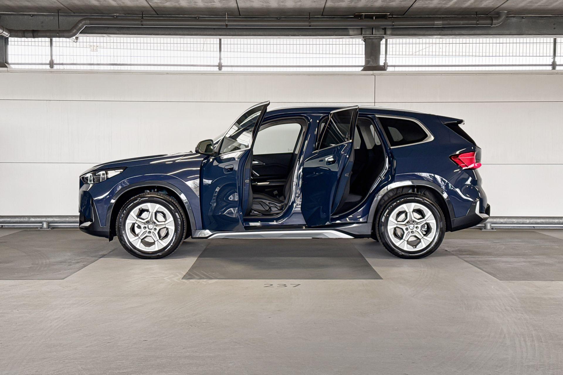 BMW iX1