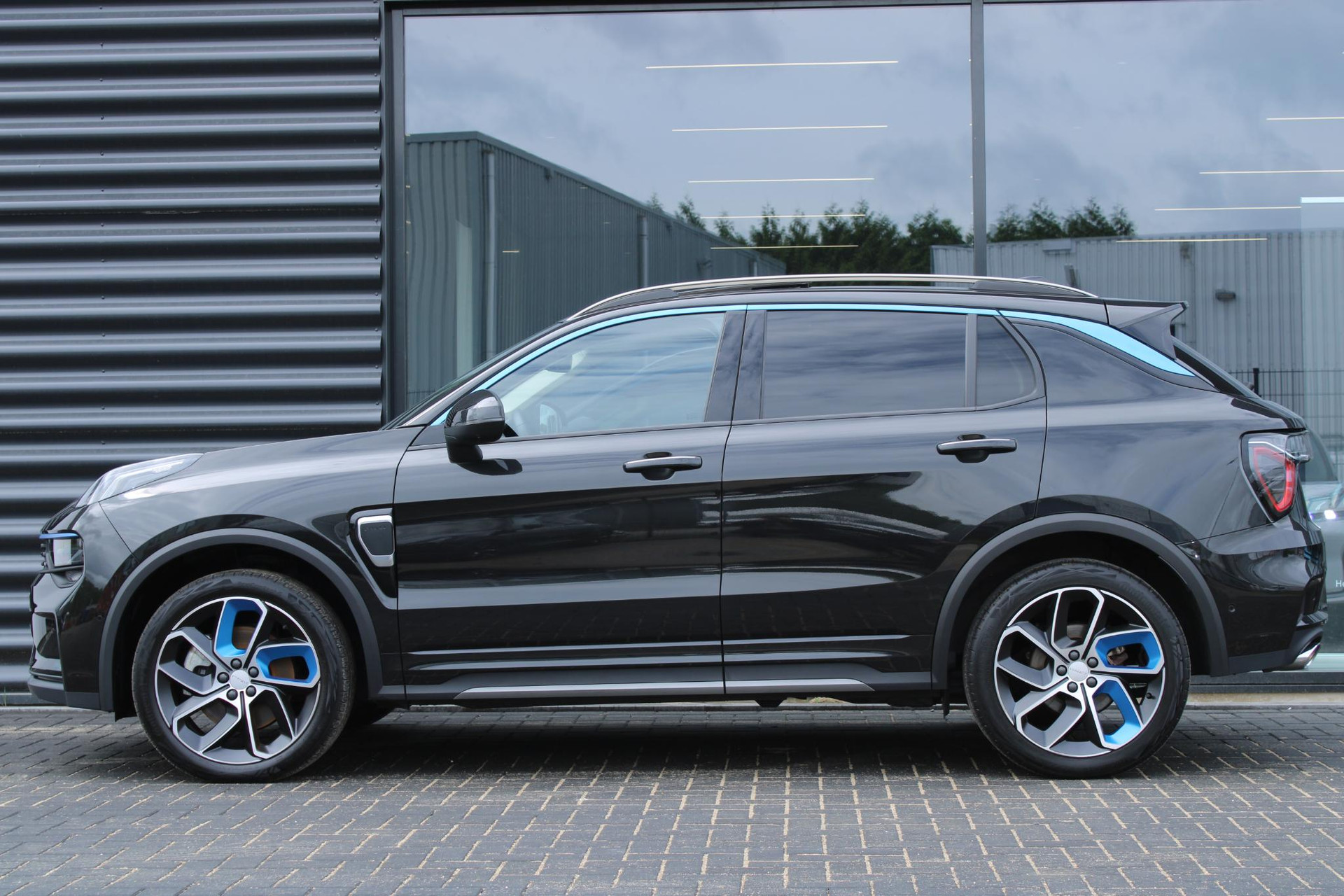 Lynk & Co 01