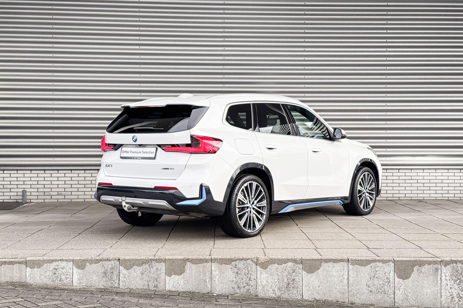 BMW iX1