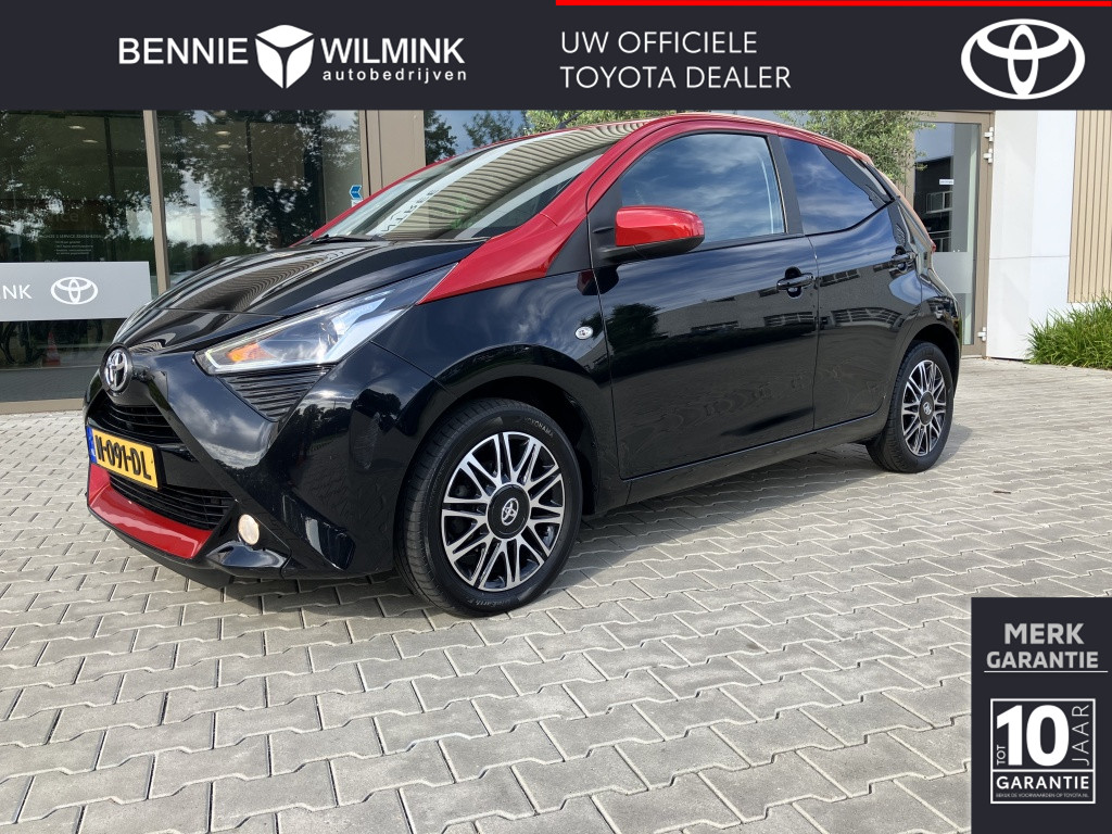 Toyota Aygo 1.0 VVT-i x-clusiv | Leder | Apple CAR Play