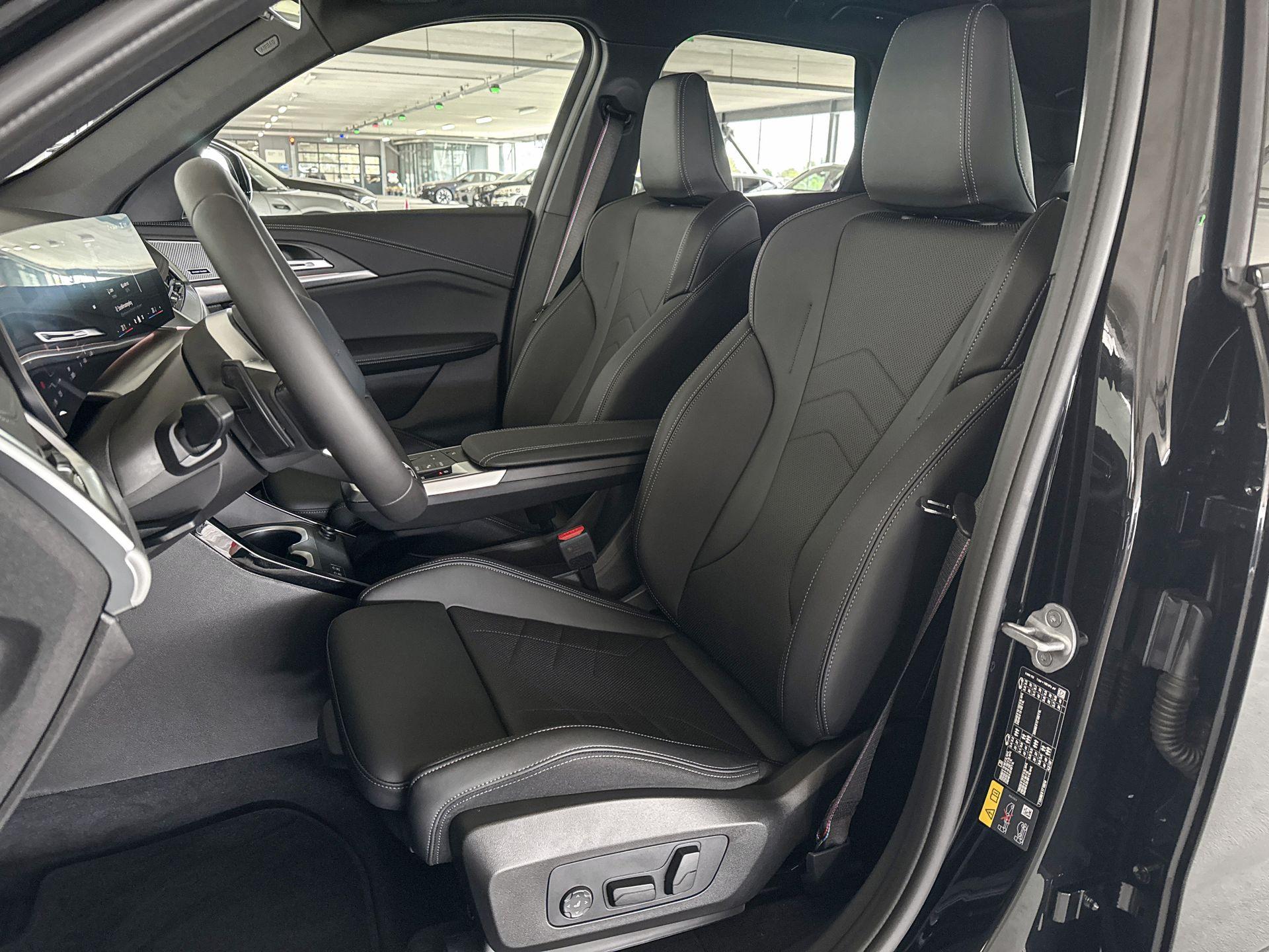 BMW iX1