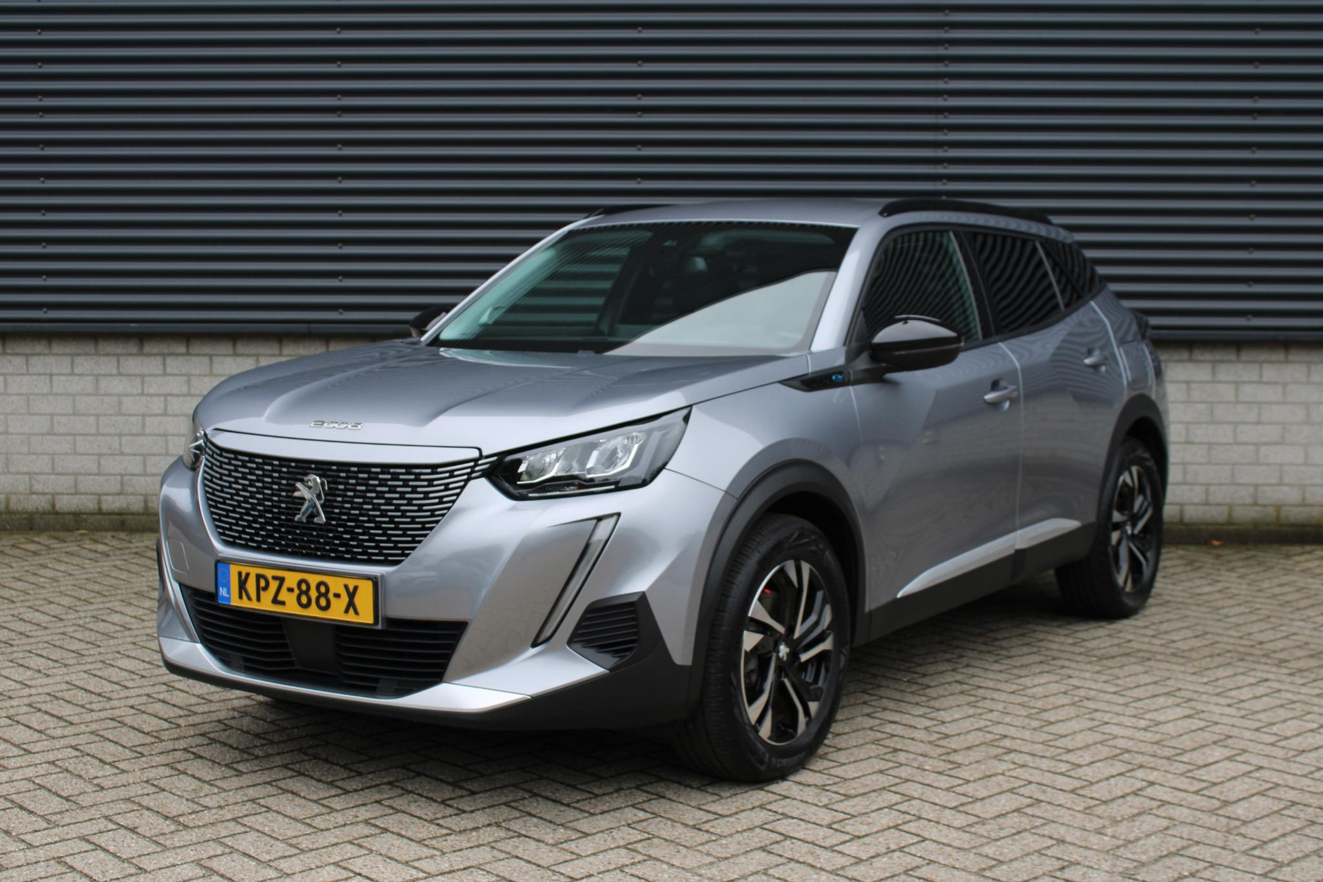 Peugeot e-2008