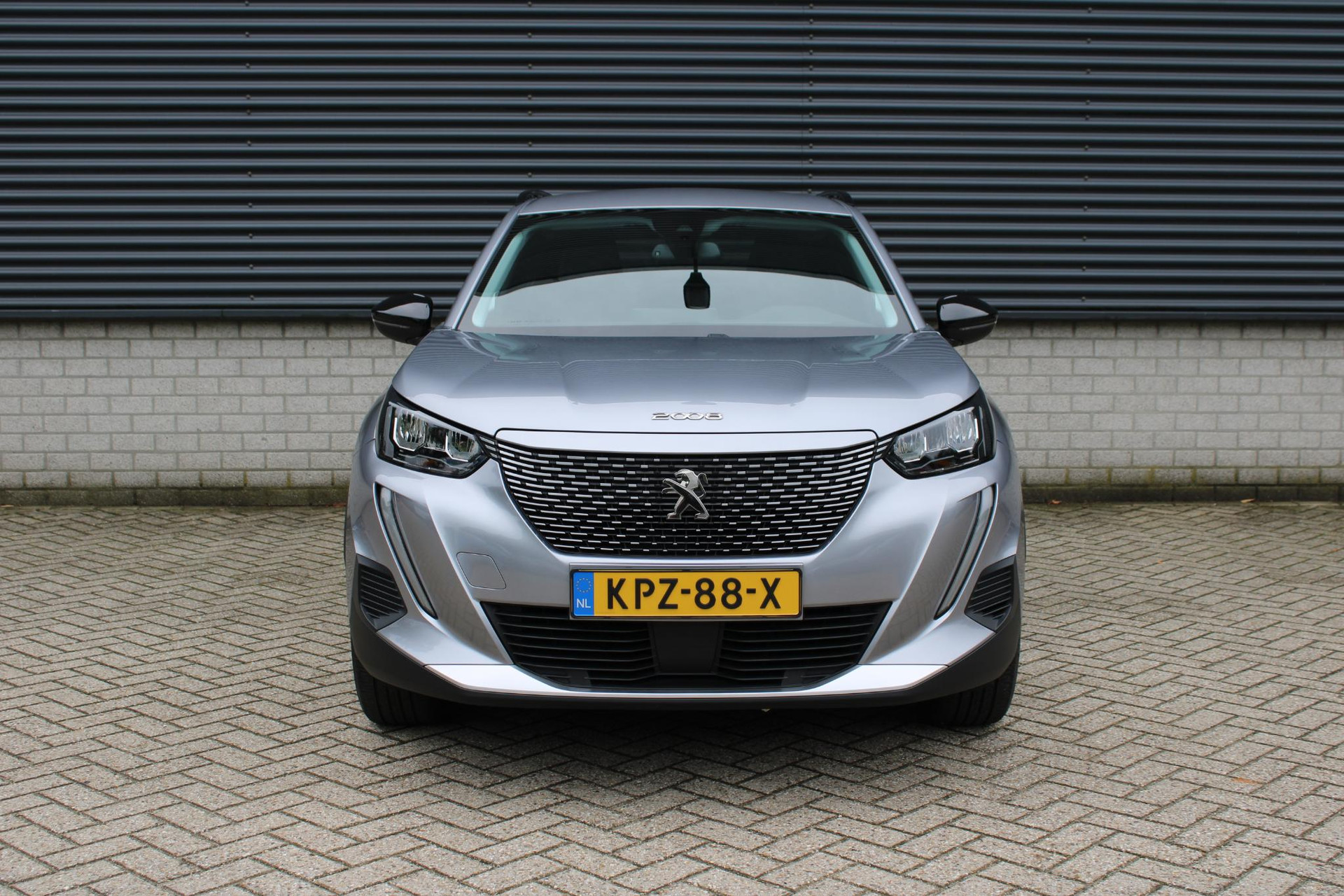 Peugeot e-2008