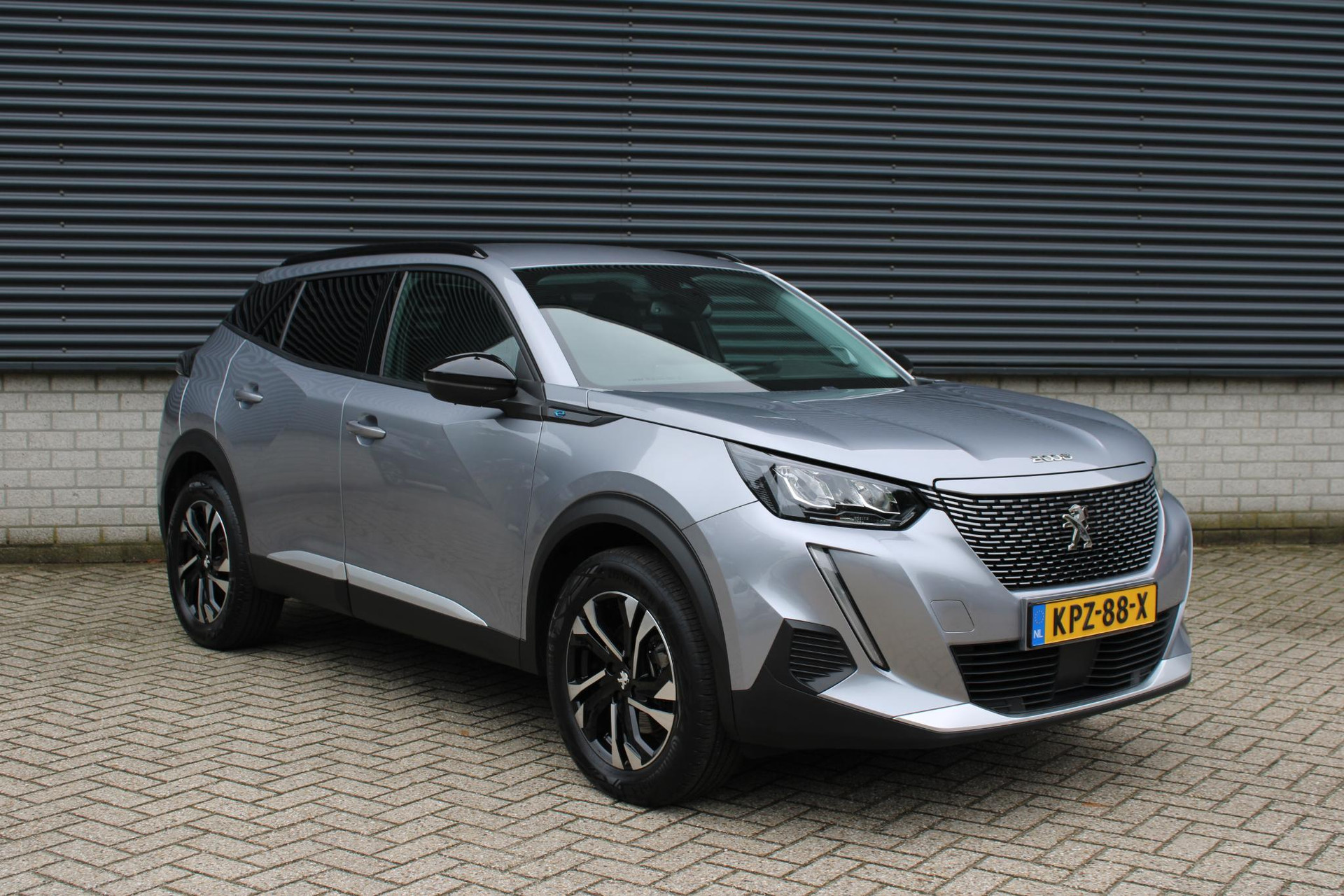 Peugeot e-2008