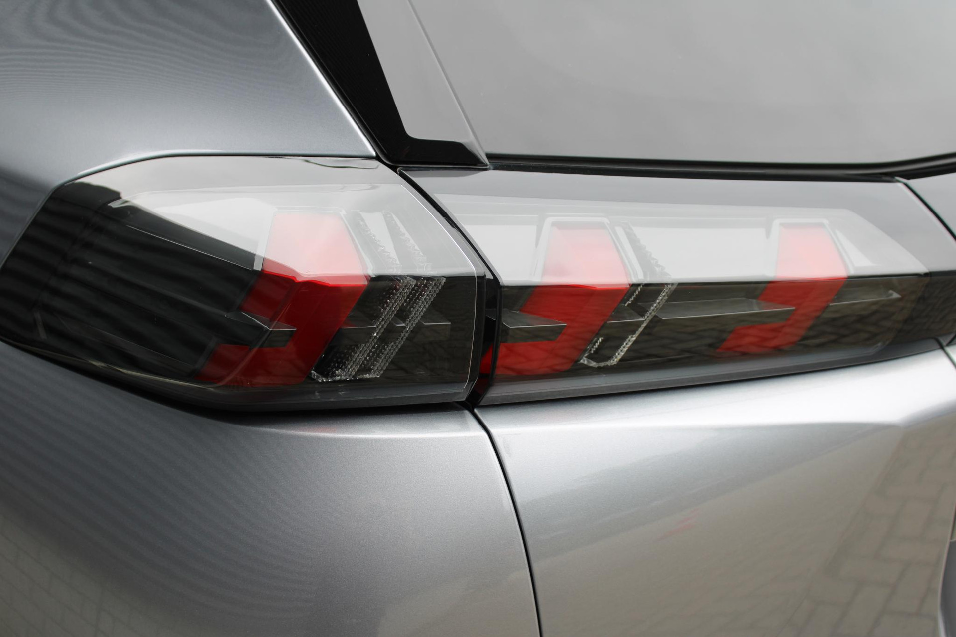 Peugeot e-2008