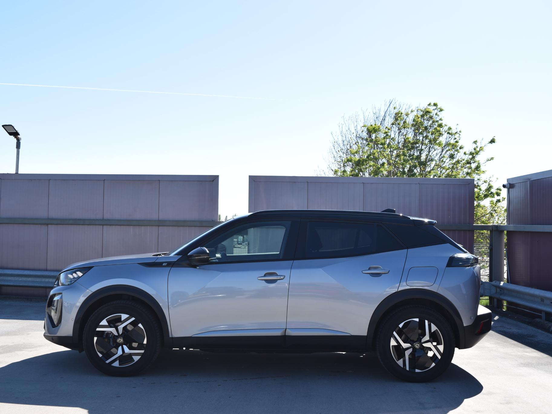 Peugeot e-2008
