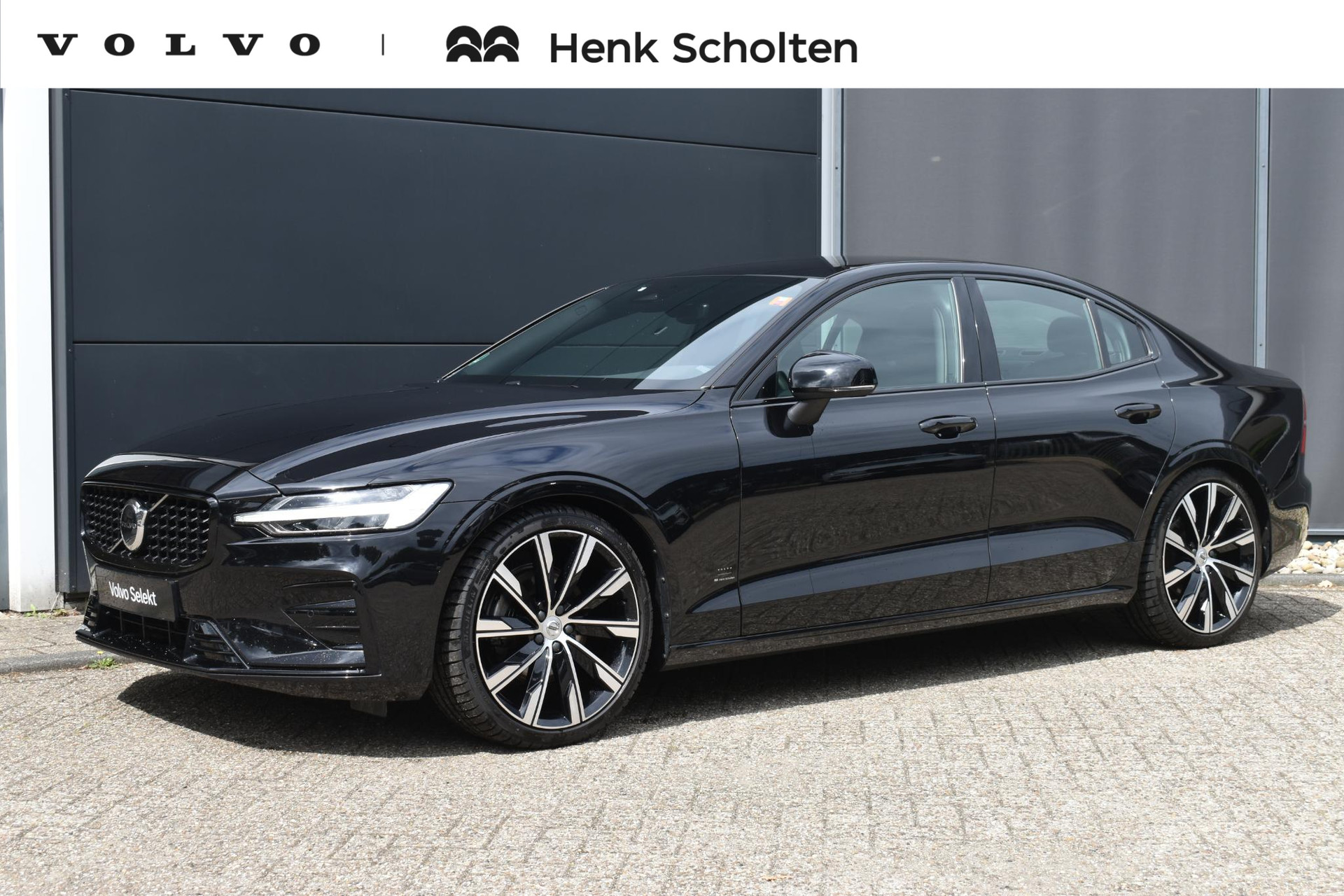 Volvo S60 B4 Plus Dark 2023, foto 1