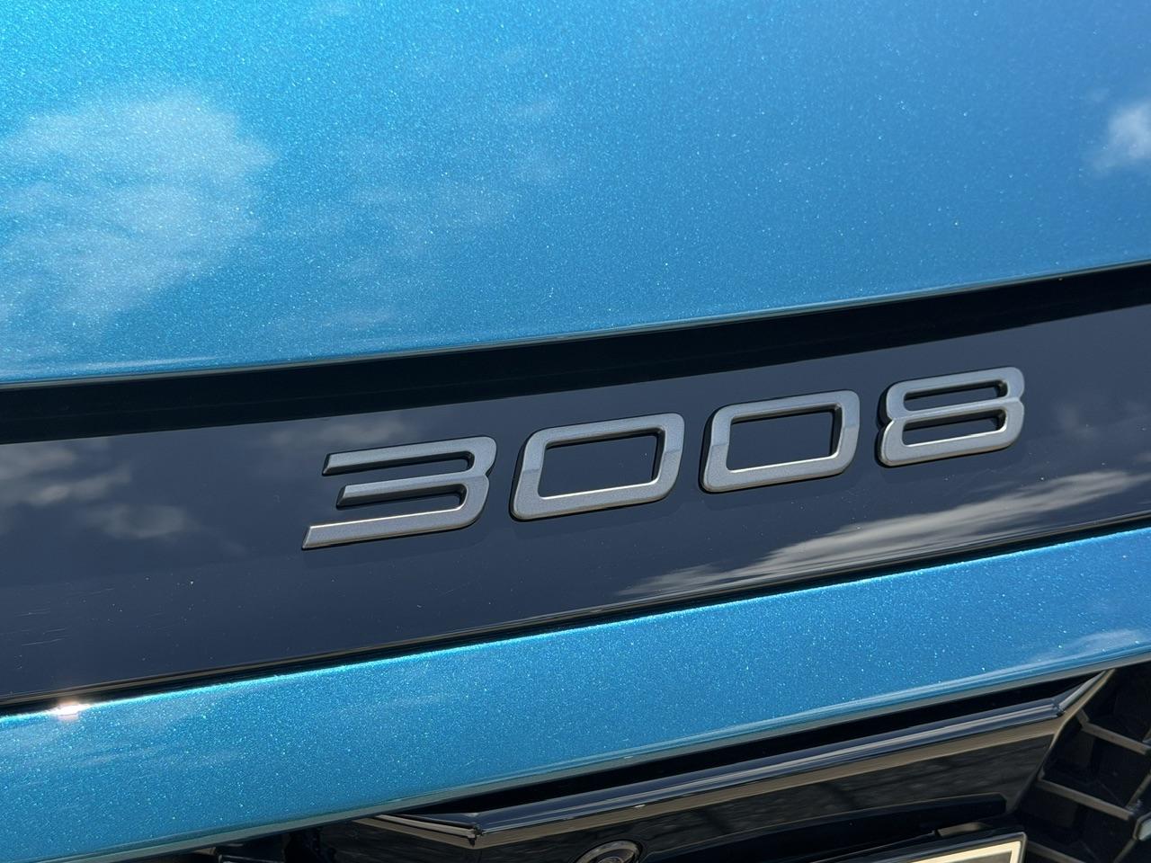 Peugeot e-3008