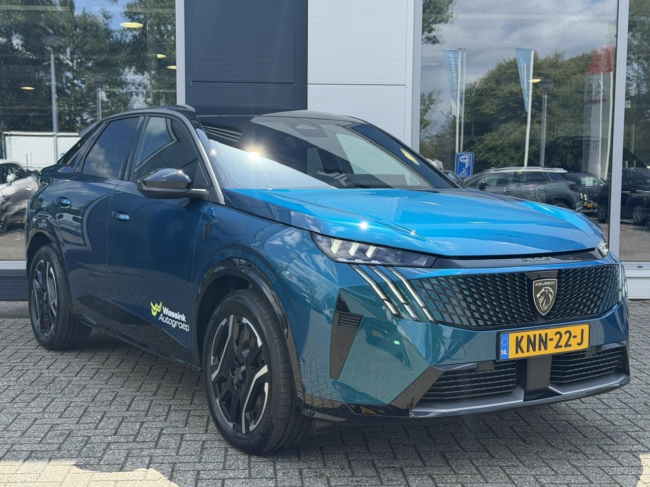 Peugeot e-3008