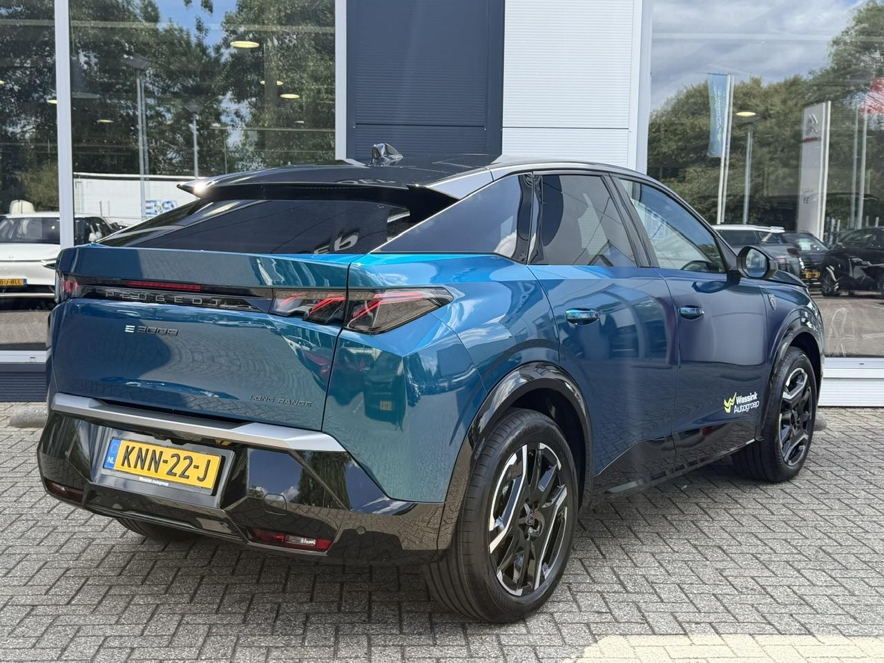 Peugeot e-3008