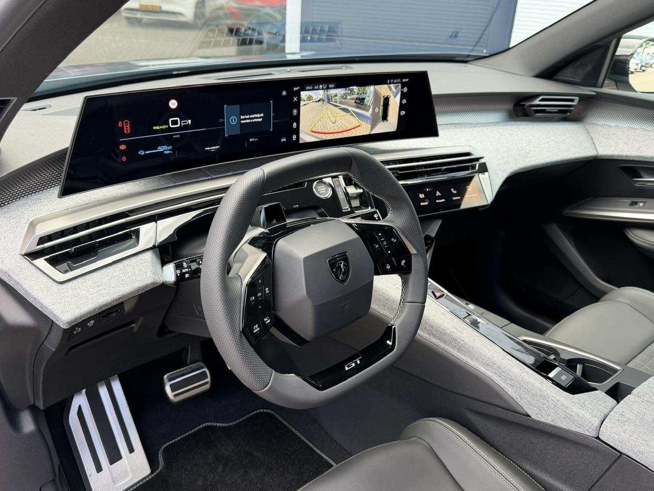 Peugeot e-3008