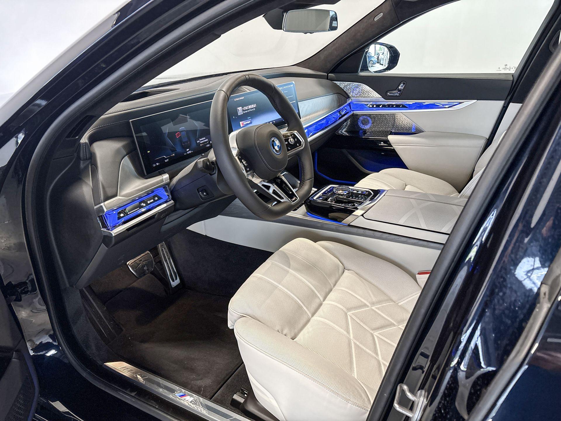 BMW i7