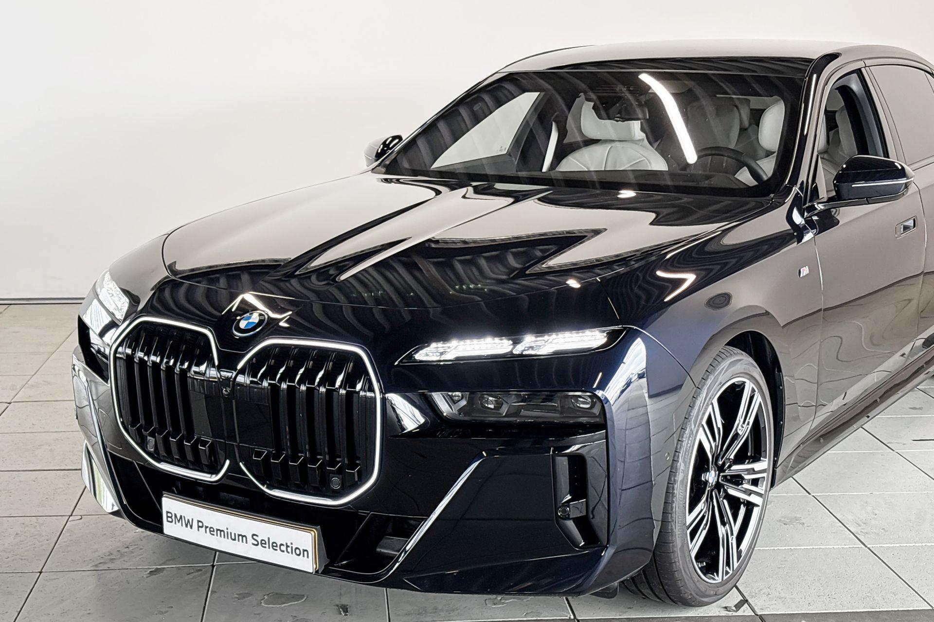 BMW i7