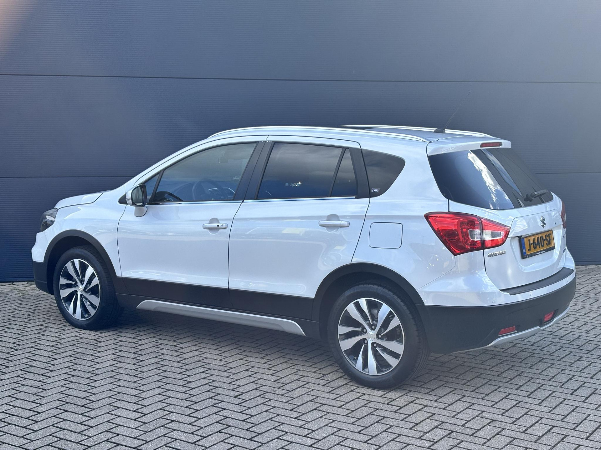 Suzuki S-Cross