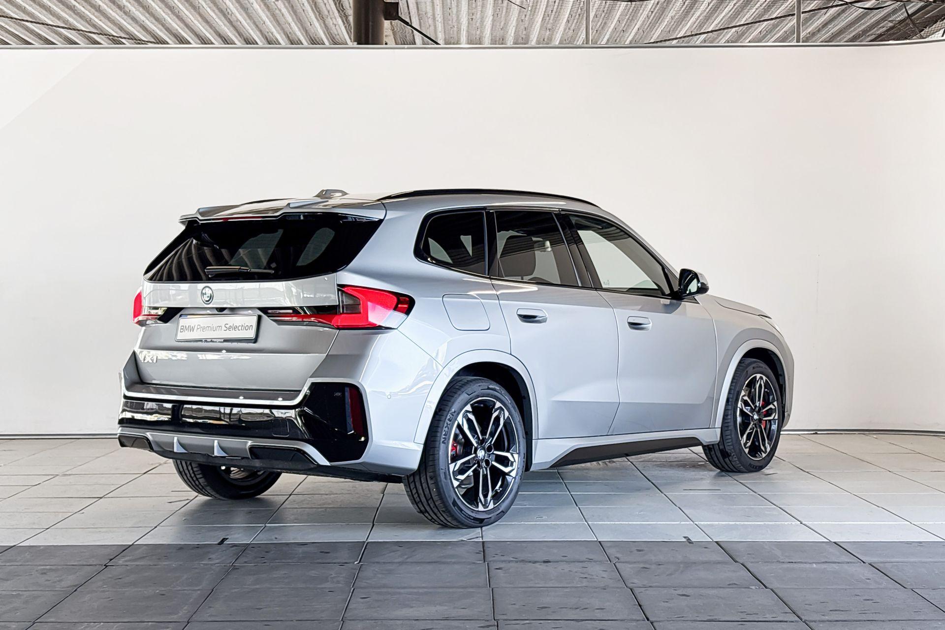 BMW iX1