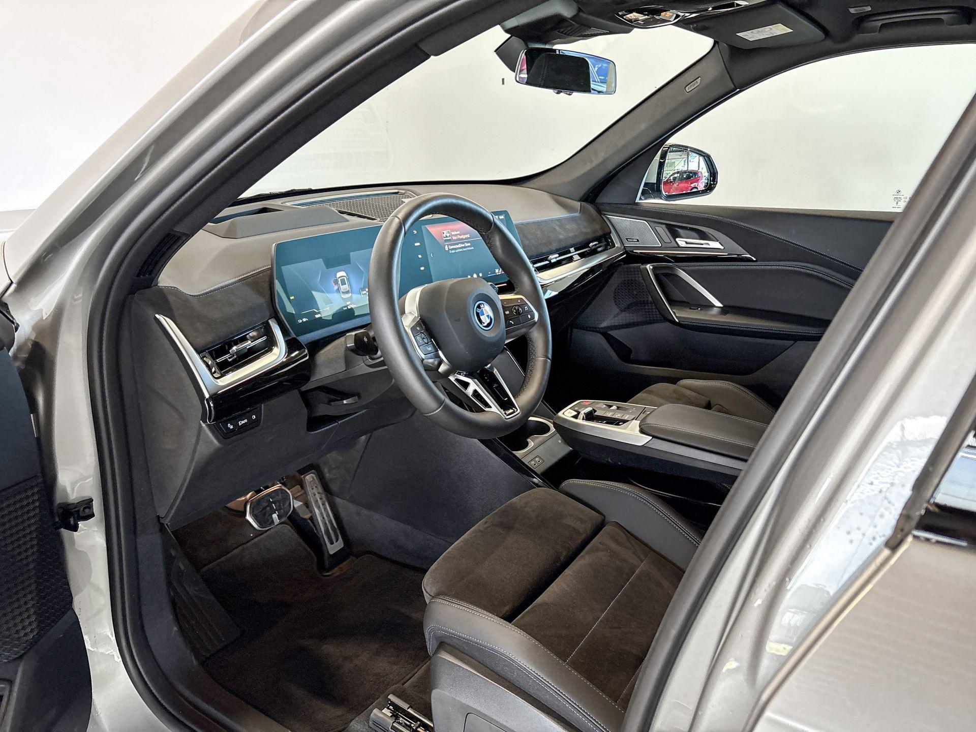 BMW iX1