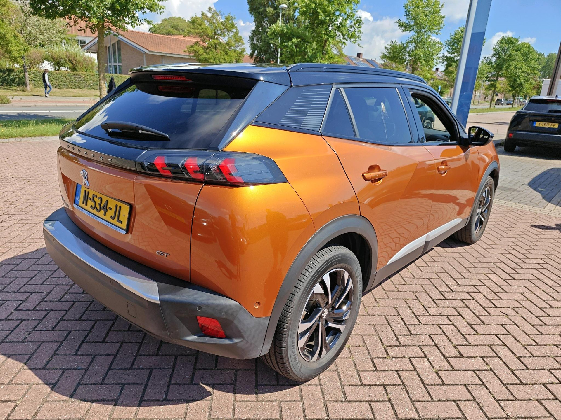 Peugeot e-2008