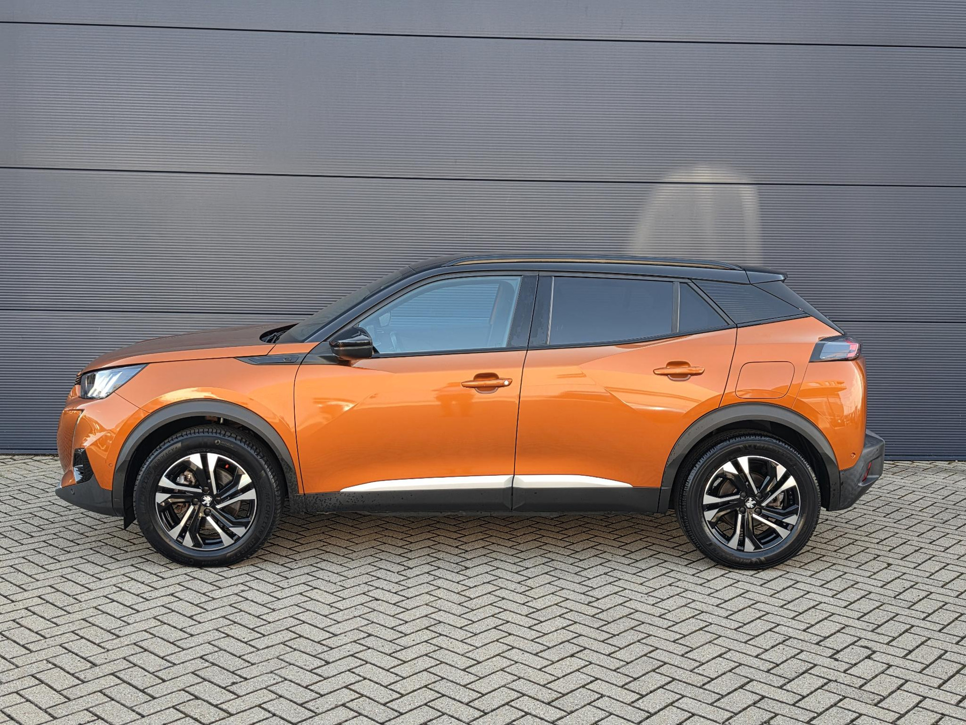 Peugeot e-2008