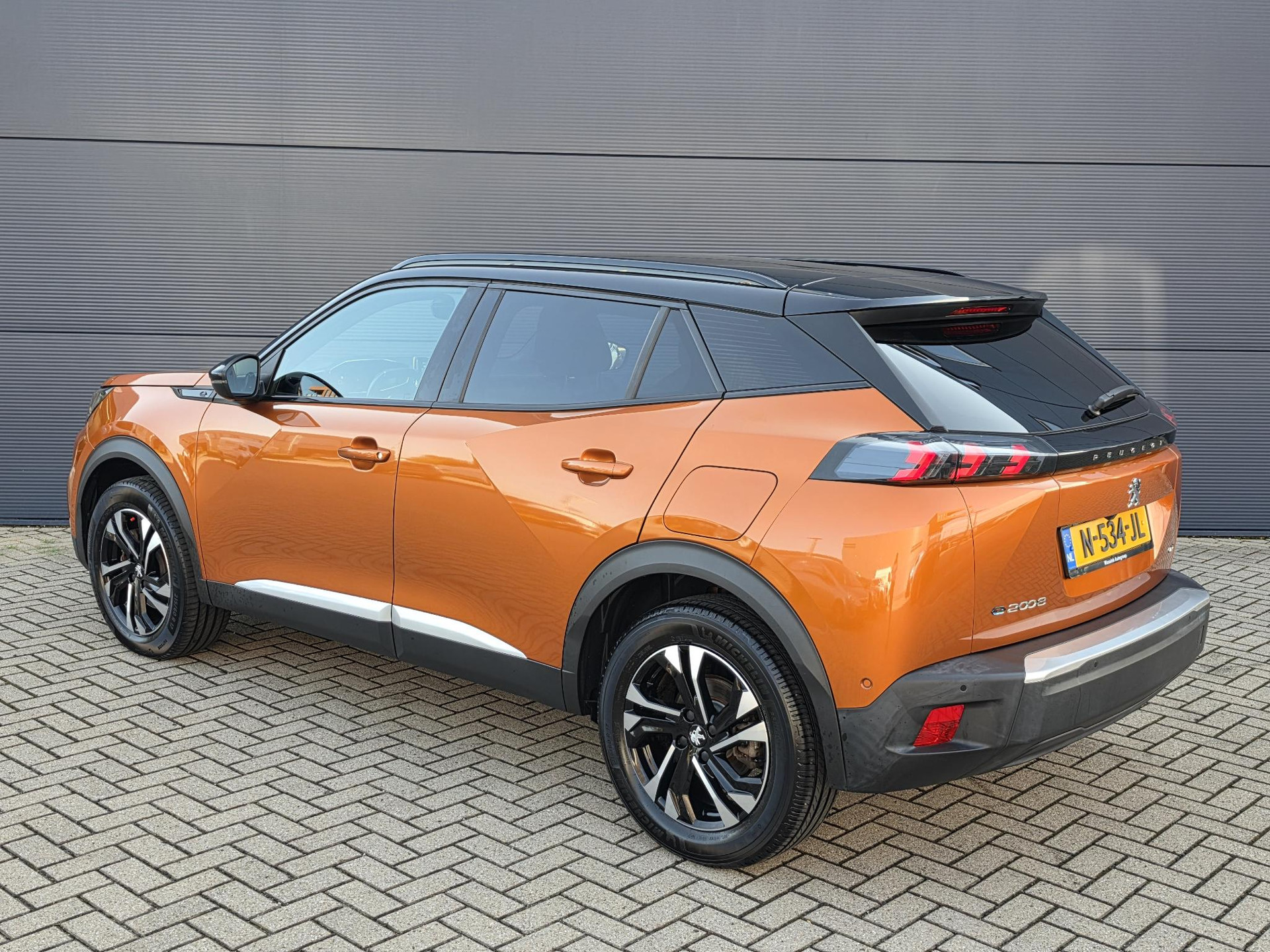 Peugeot e-2008