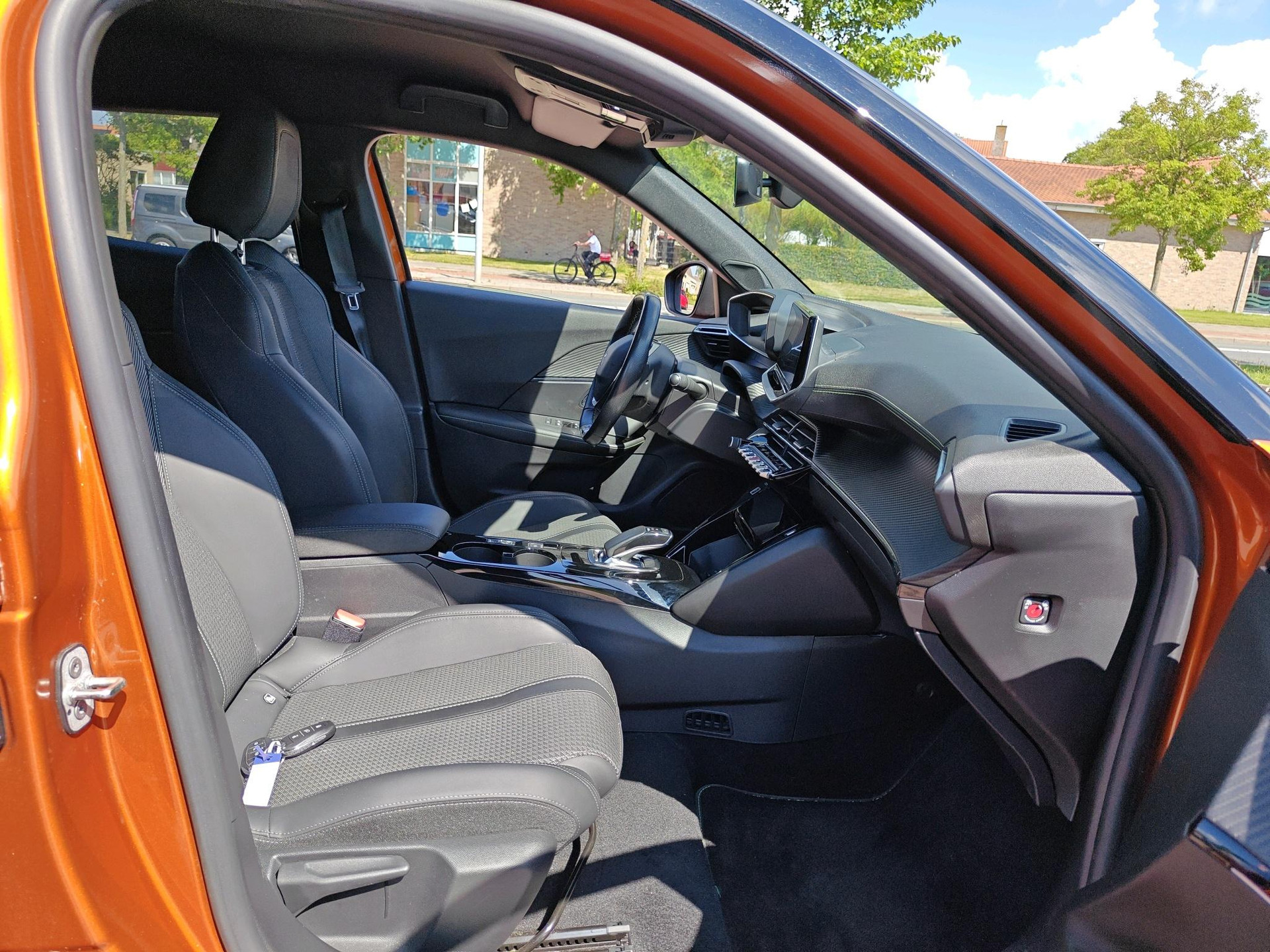 Peugeot e-2008