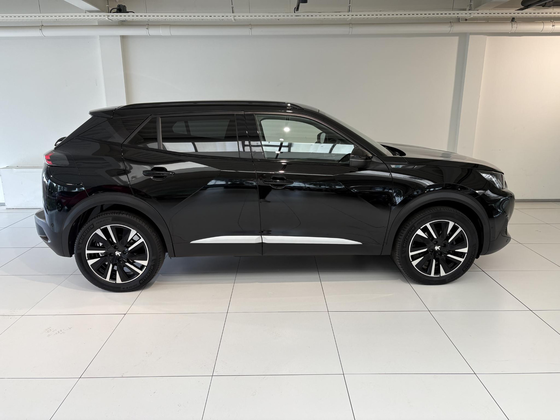 Peugeot e-2008