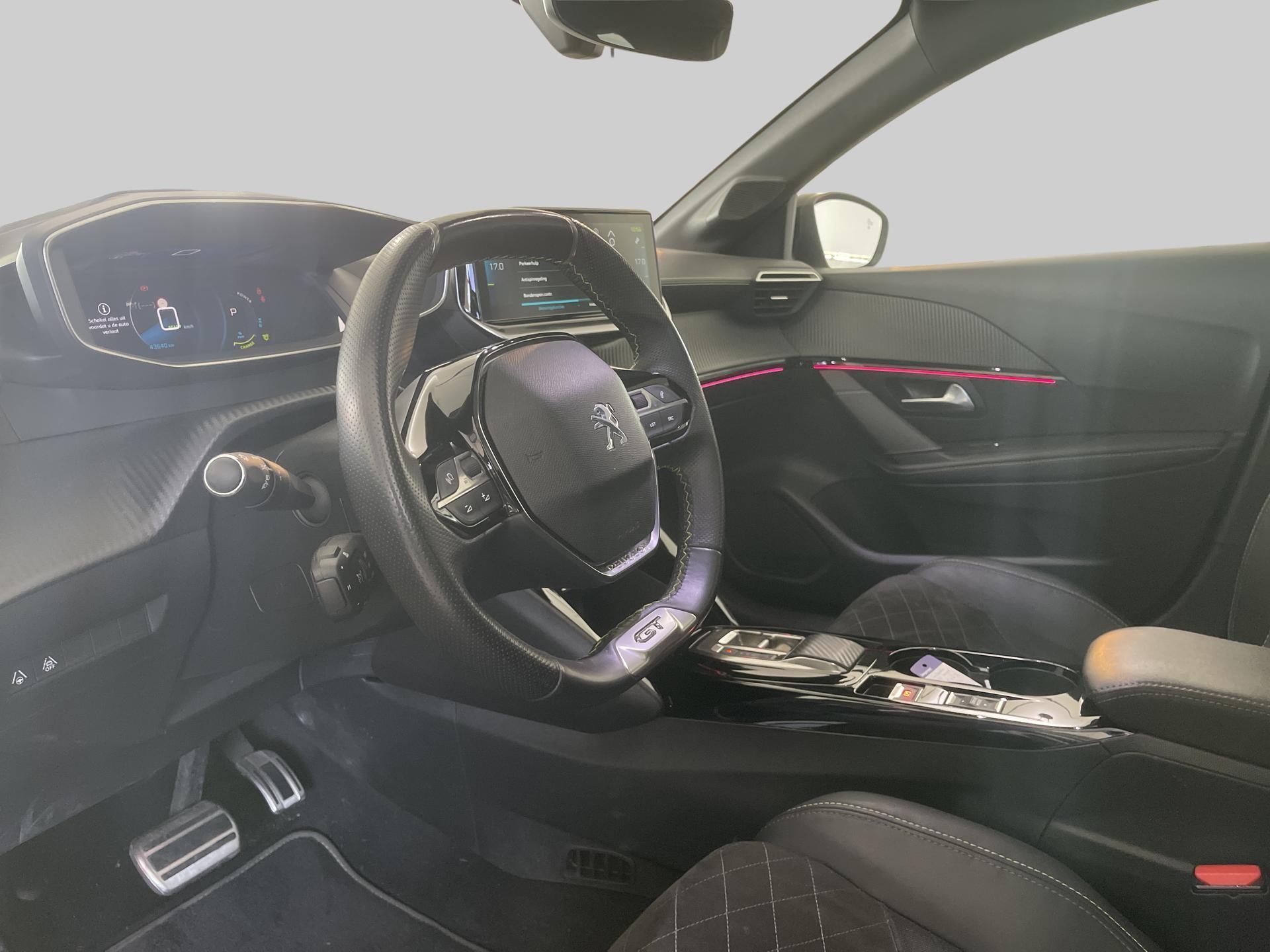 Peugeot e-208