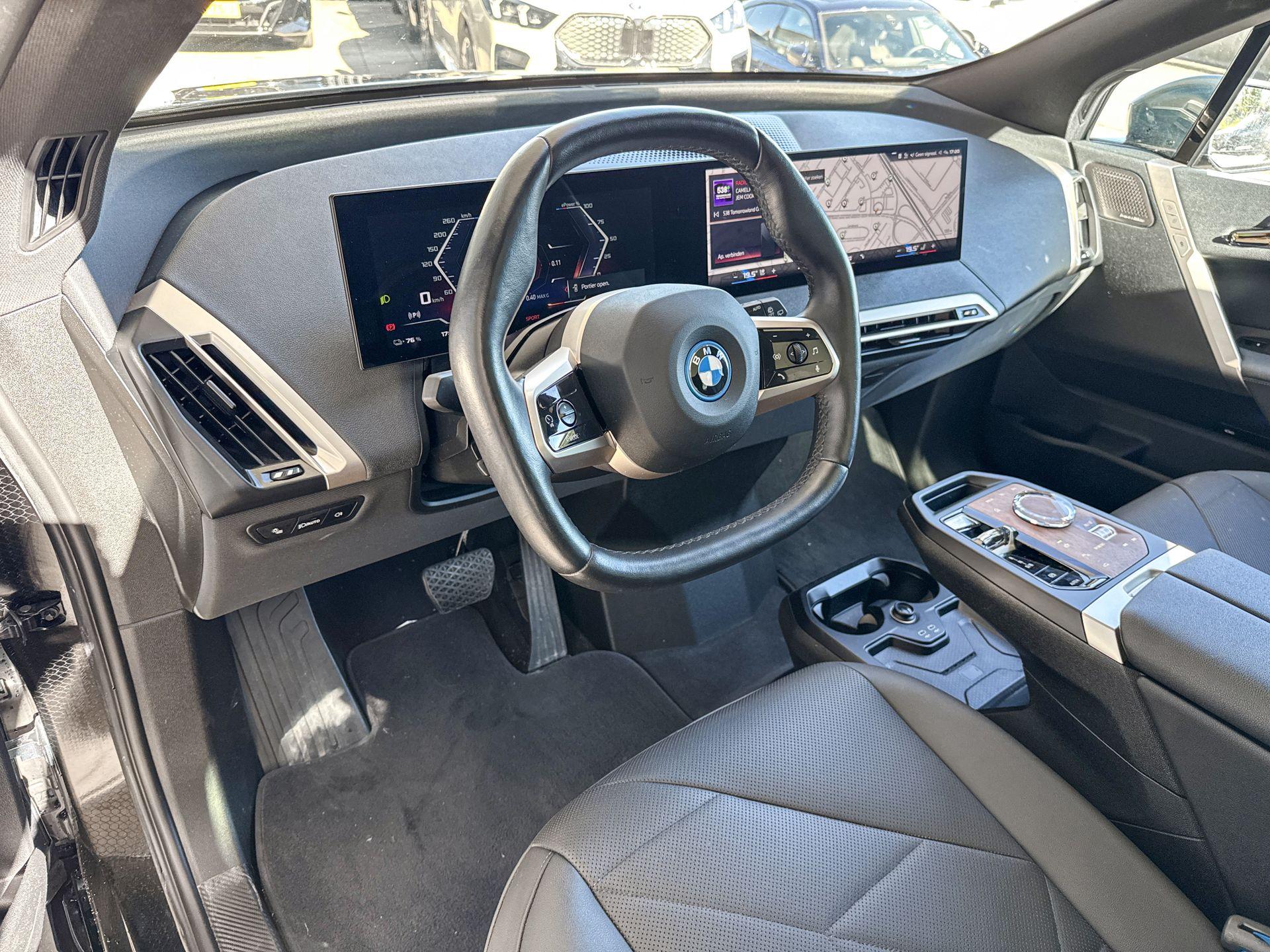 BMW iX
