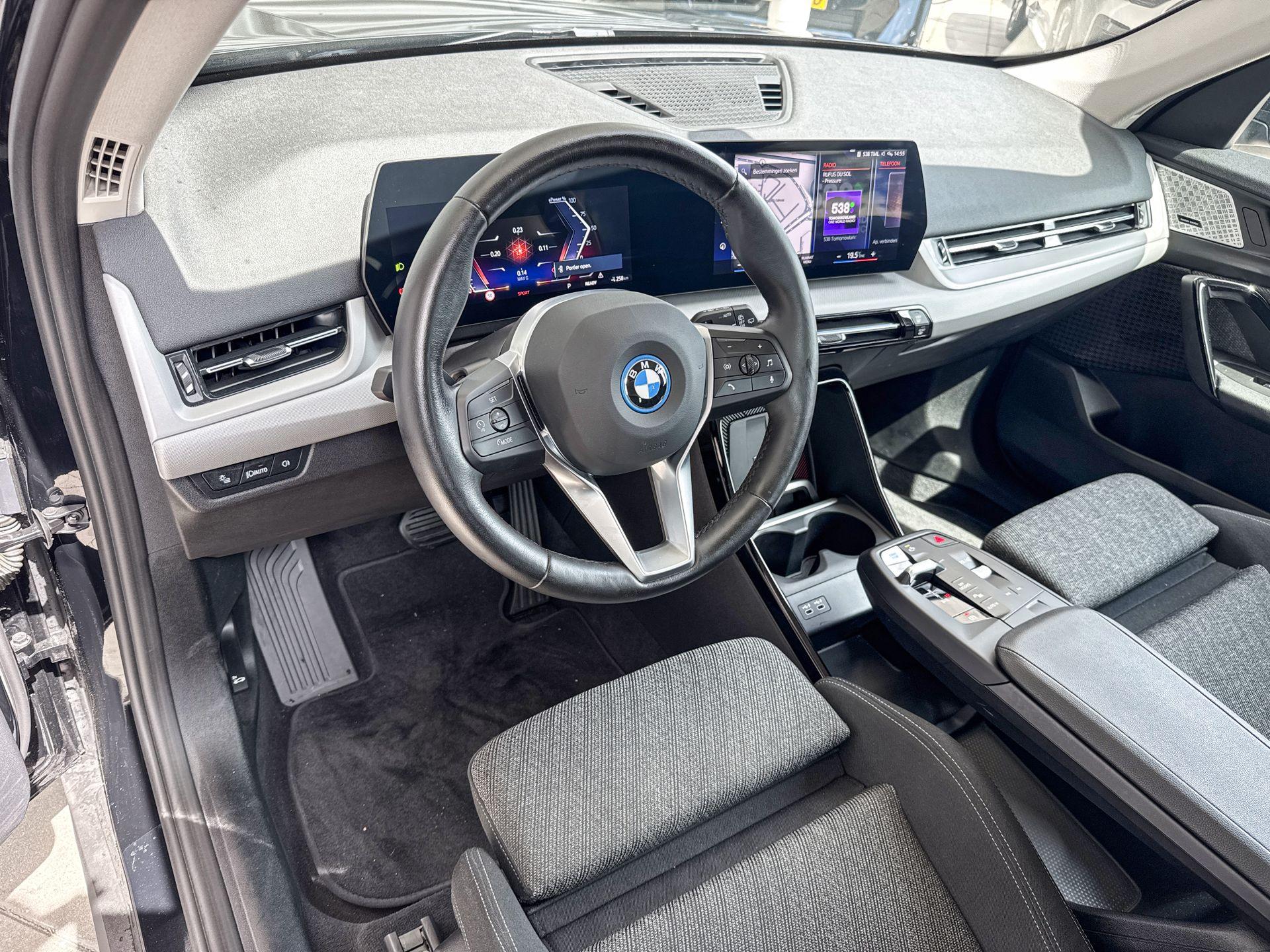 BMW iX1