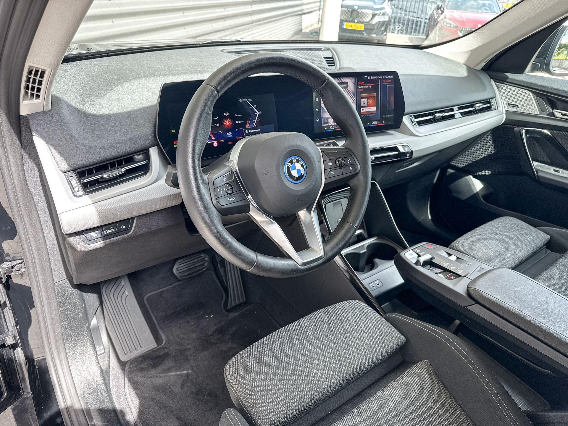 BMW iX1