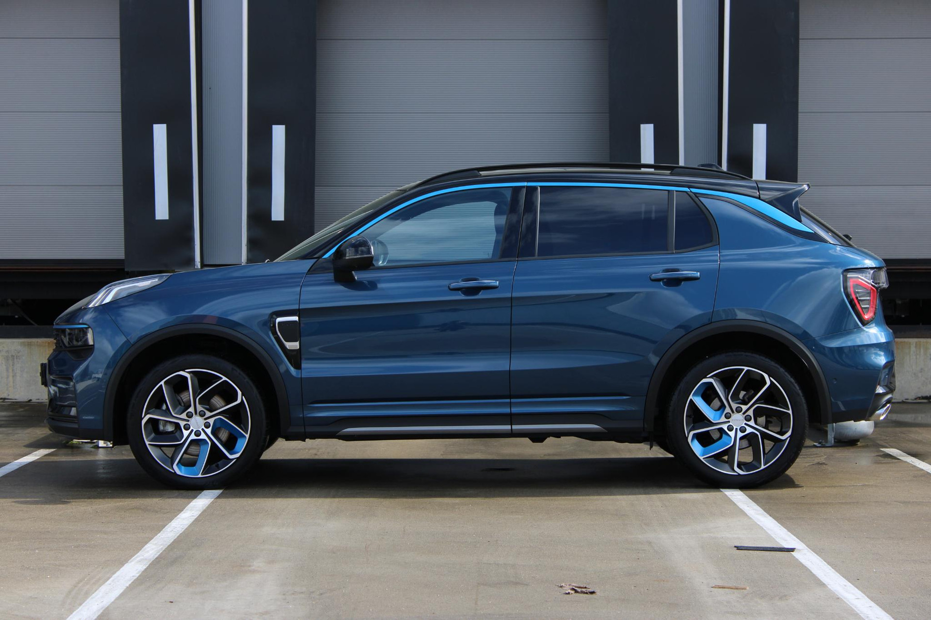 Lynk & Co 01