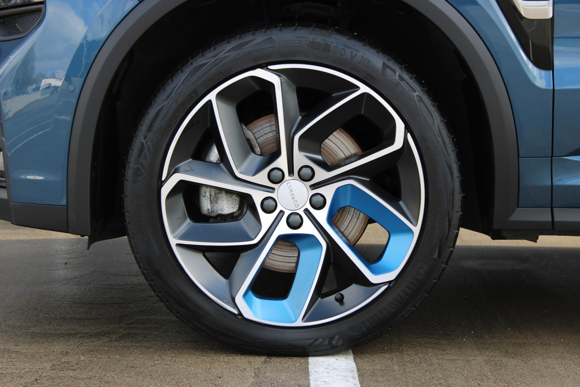 Lynk & Co 01