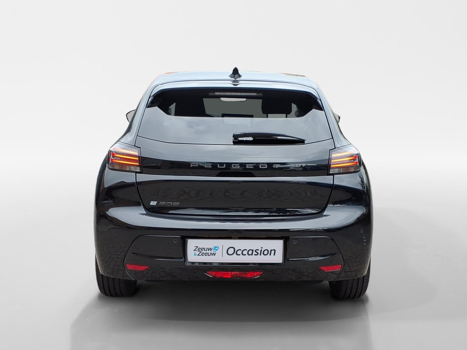 Peugeot e-208