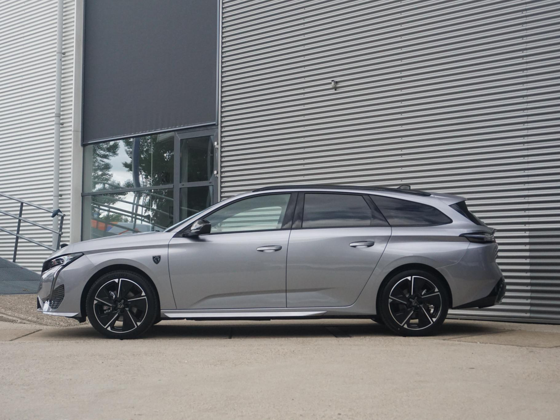 Peugeot e-308