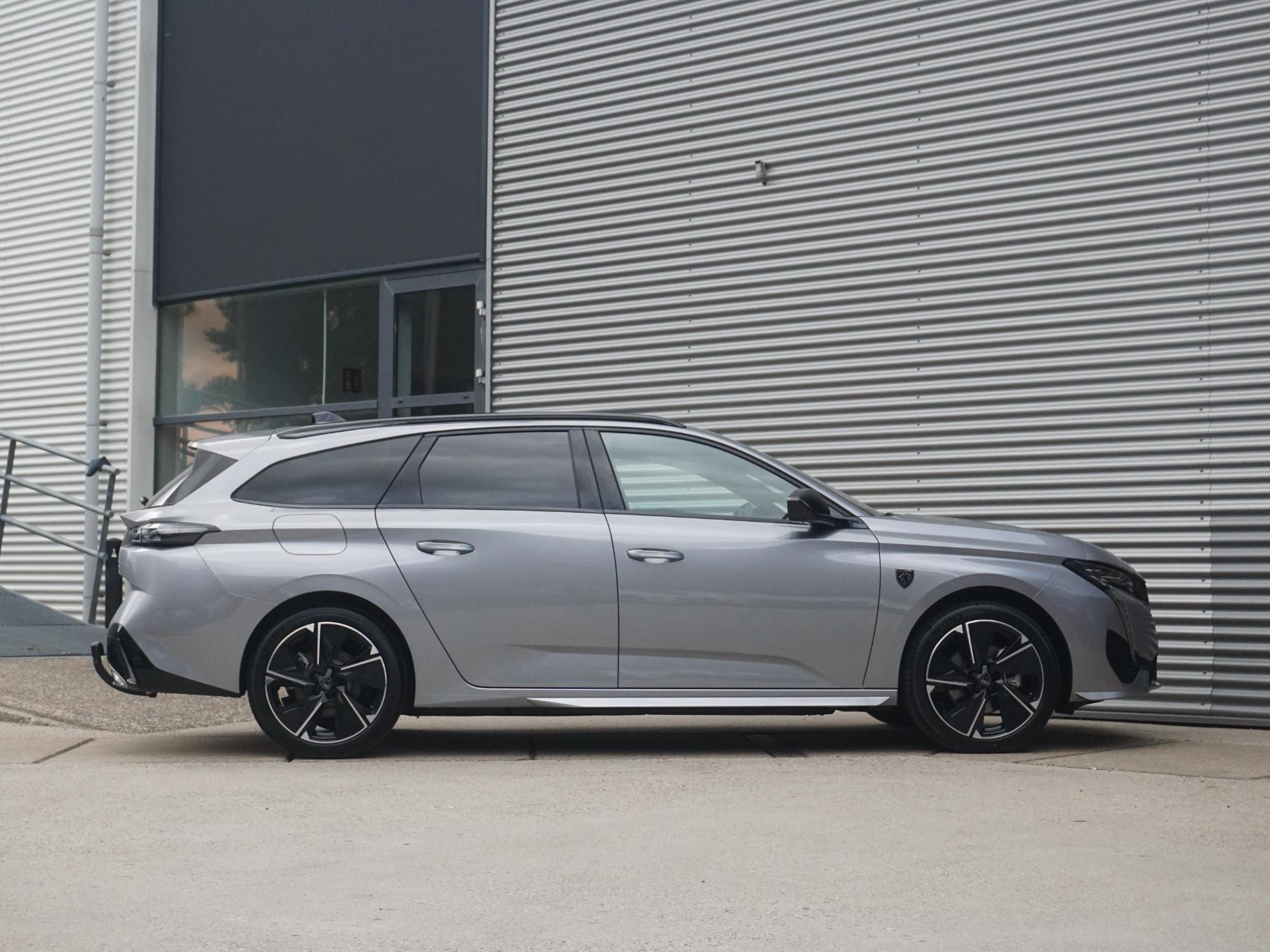 Peugeot e-308